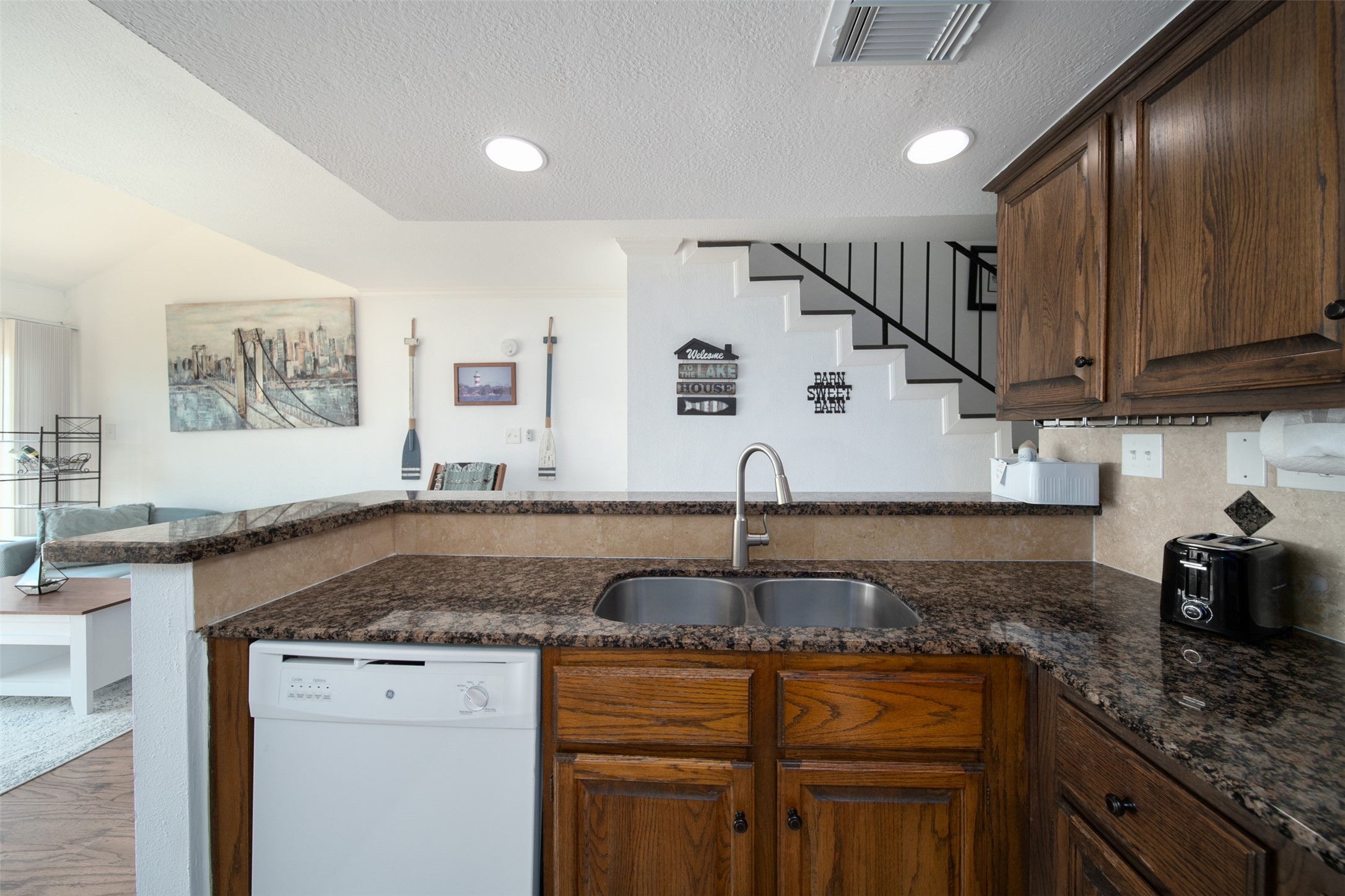 7041 Kingston Cove Ln 255 Property Photo 11