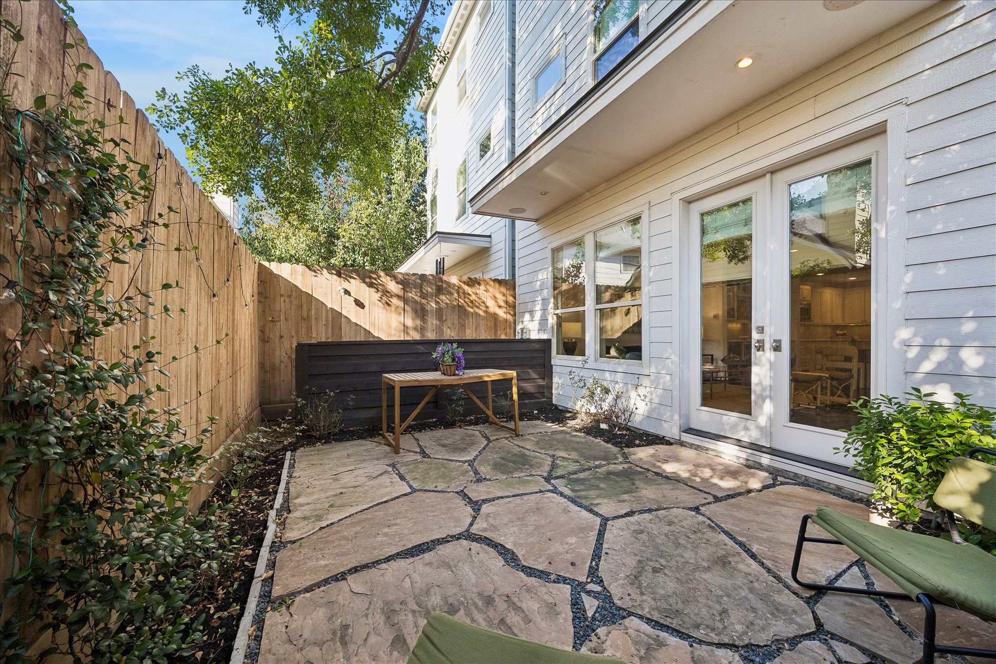 2114 Driscoll Street Property Photo 6