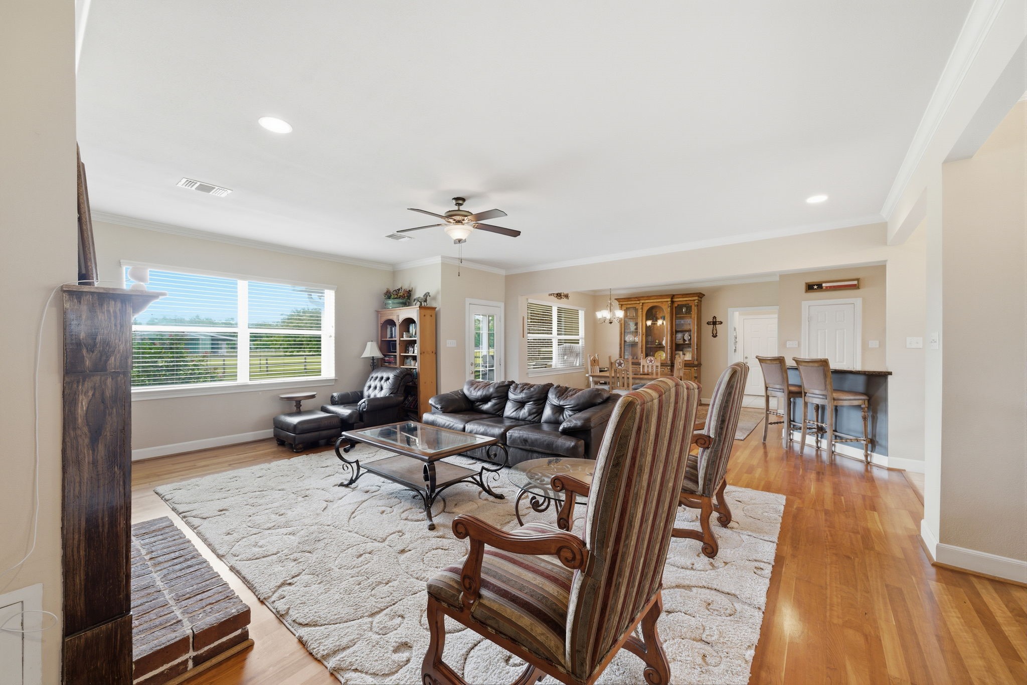 4304 Skinner Lane Property Photo 4