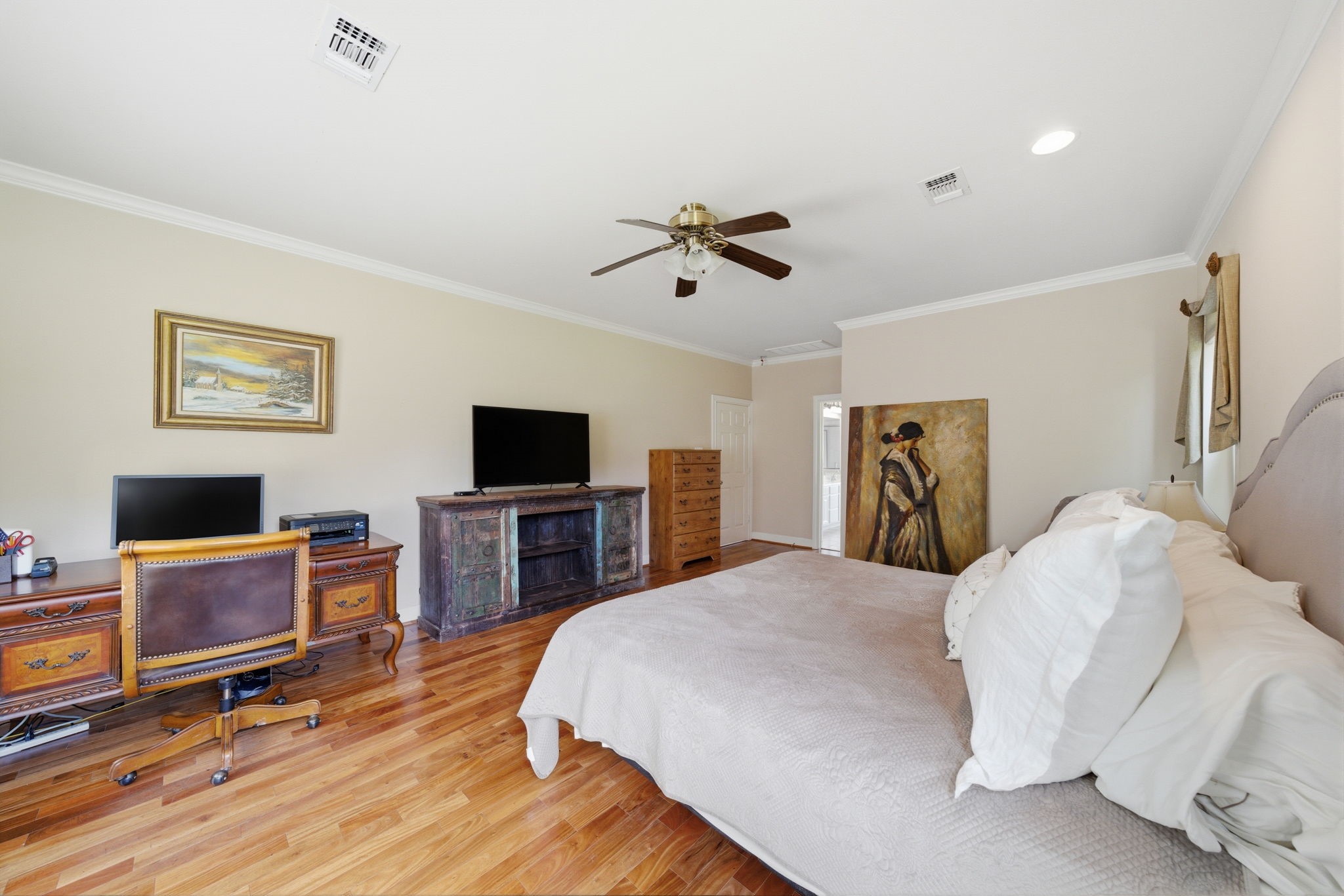 4304 Skinner Lane Property Photo 17