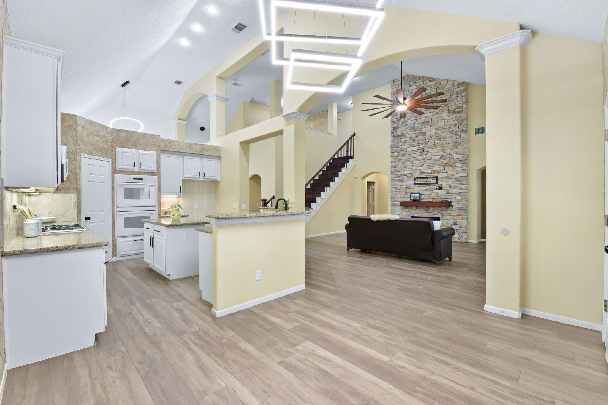 23030 N Warmstone Way Property Photo 4