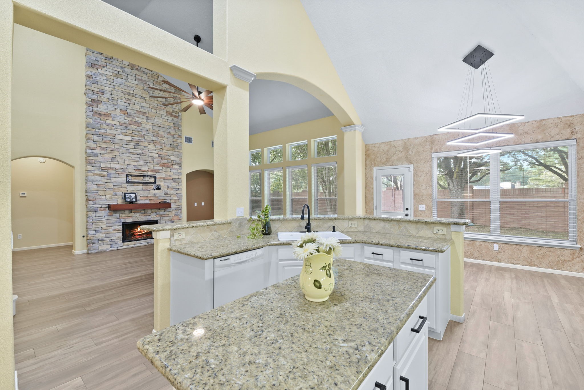 23030 N Warmstone Way Property Photo 5