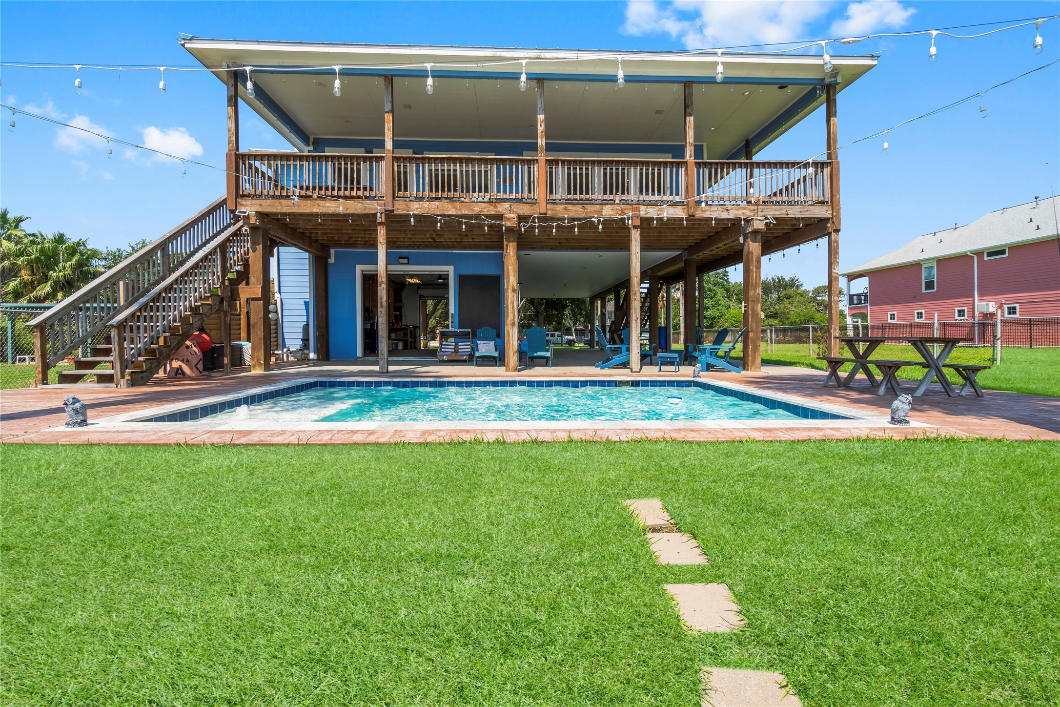 427 2nd Street Property Photo 2
