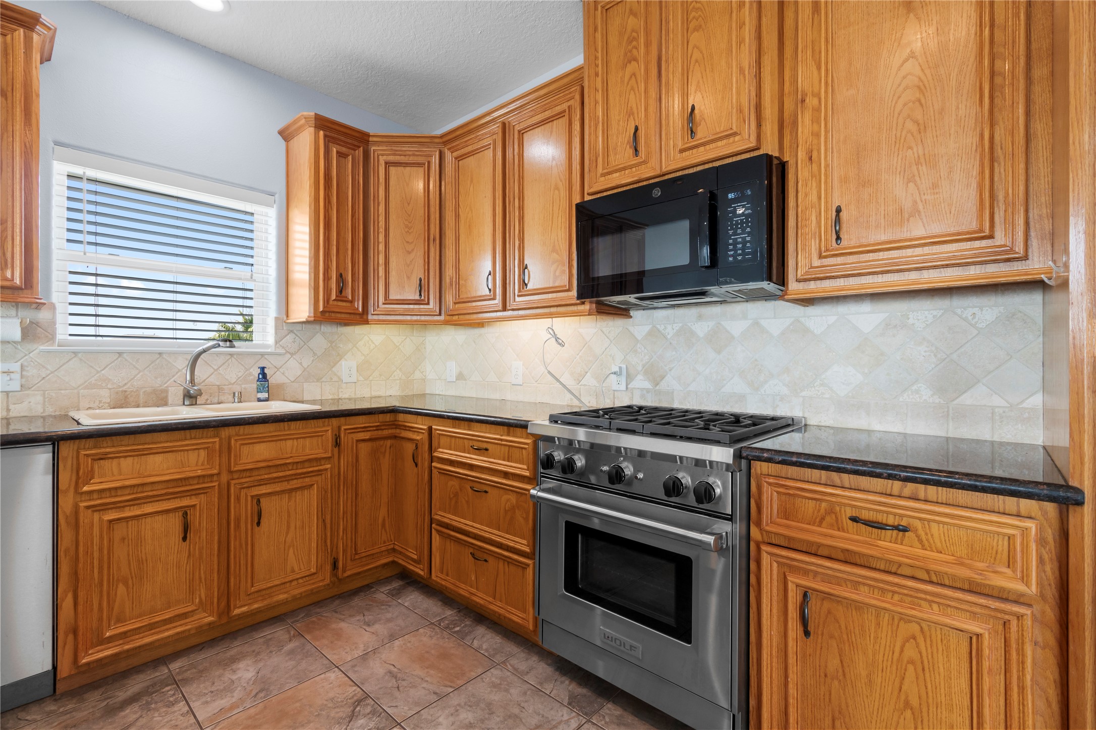 427 2nd Street Property Photo 17