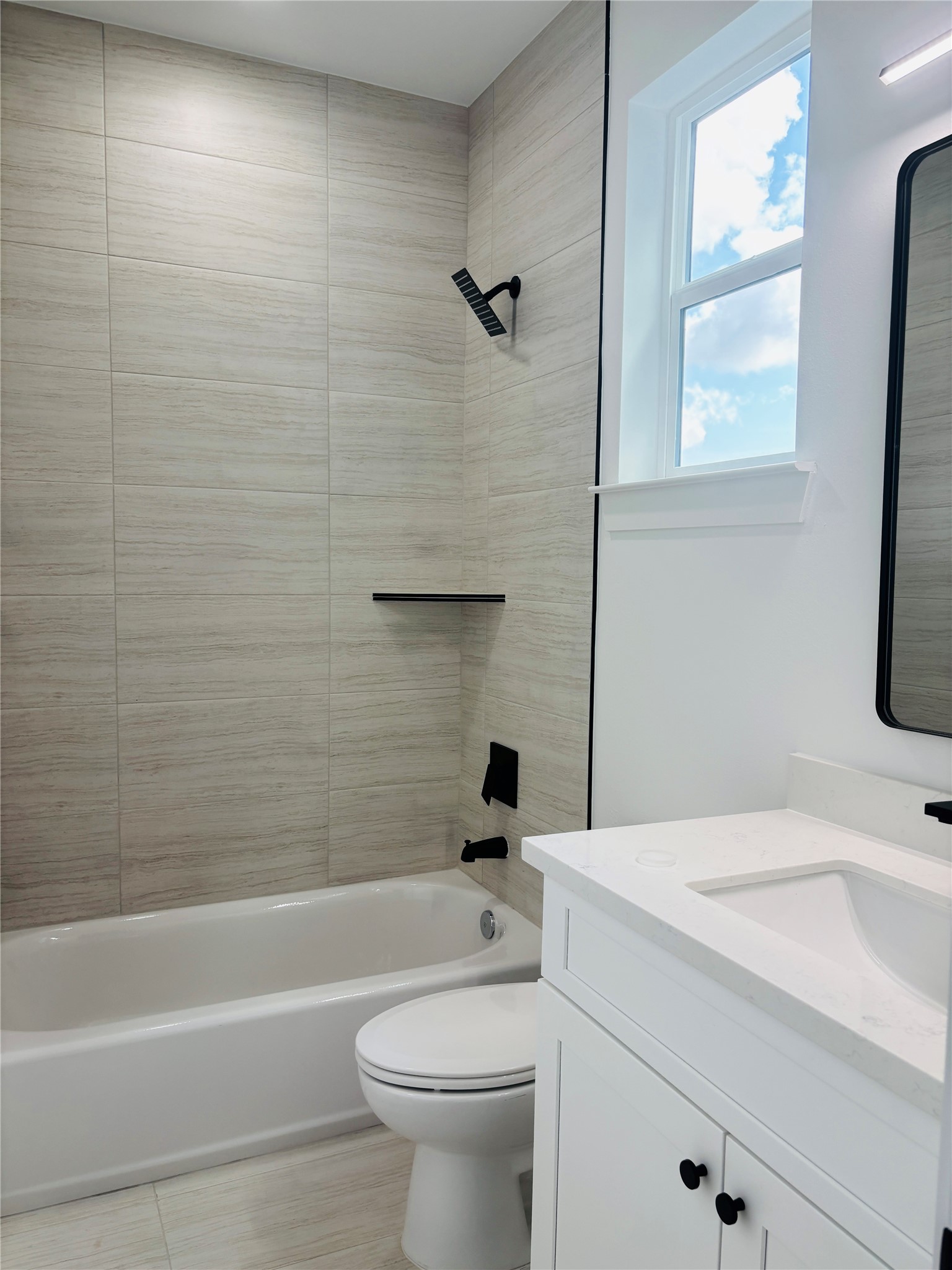2010 Yates Street Property Photo 15