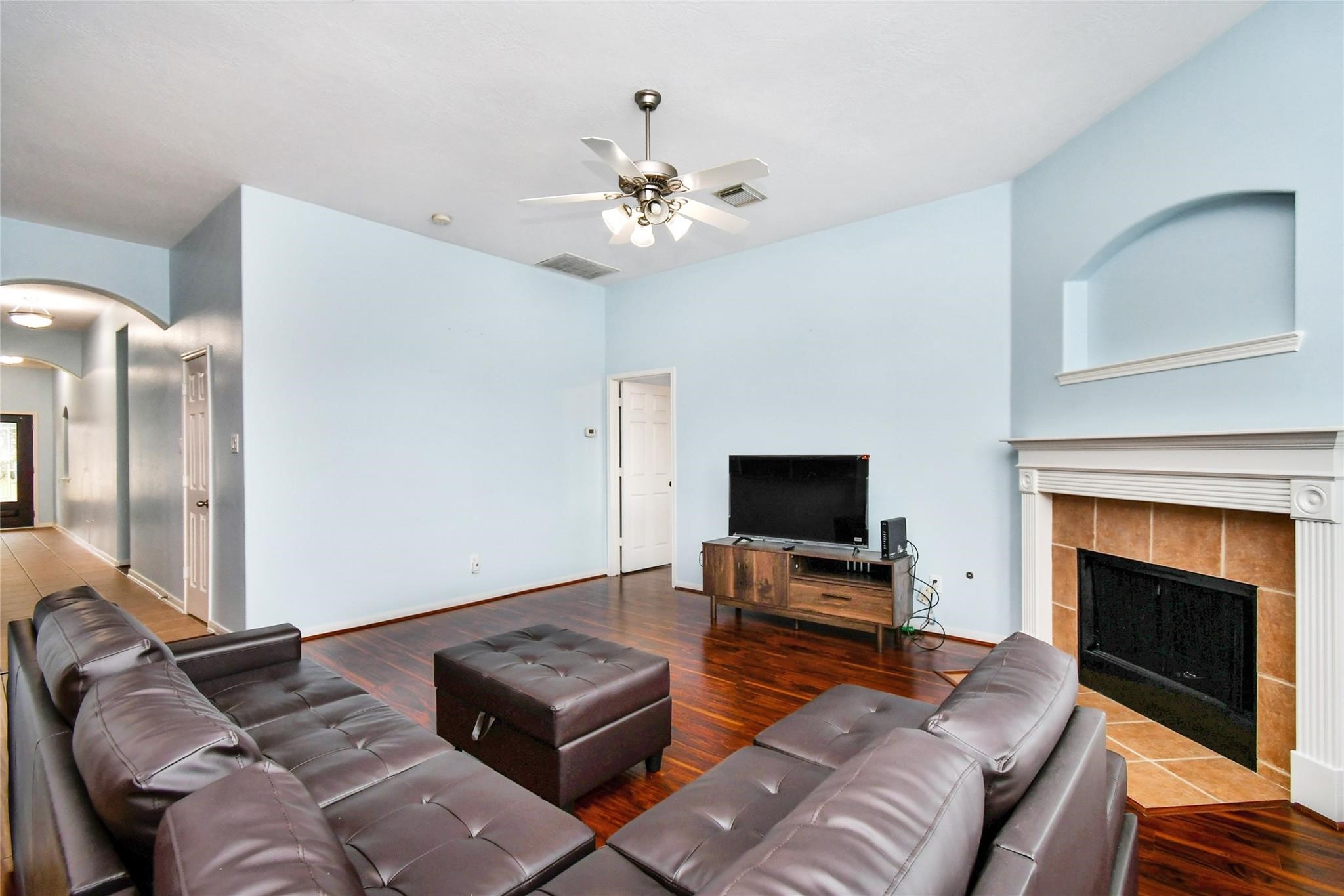 4118 Ferro Street Property Photo 8