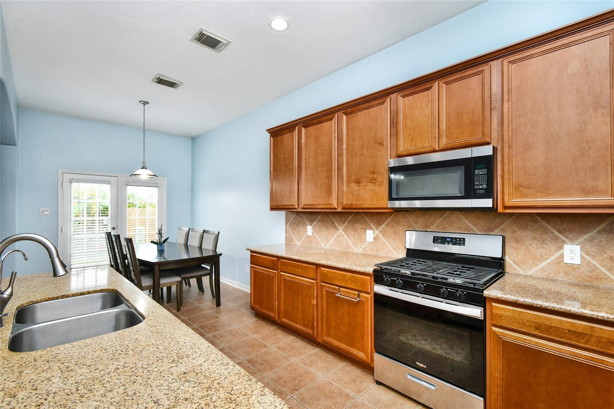 4118 Ferro Street Property Photo 11