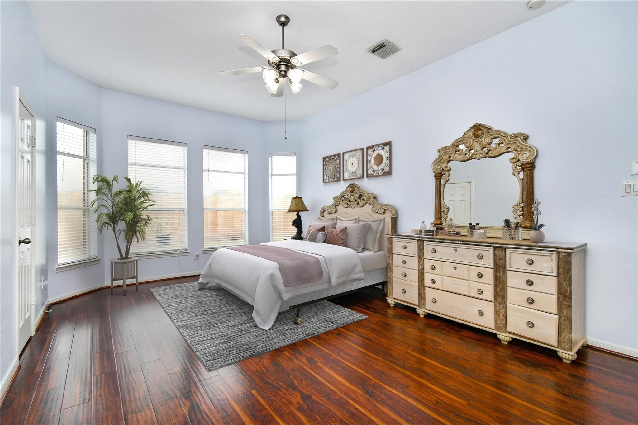 4118 Ferro Street Property Photo 13