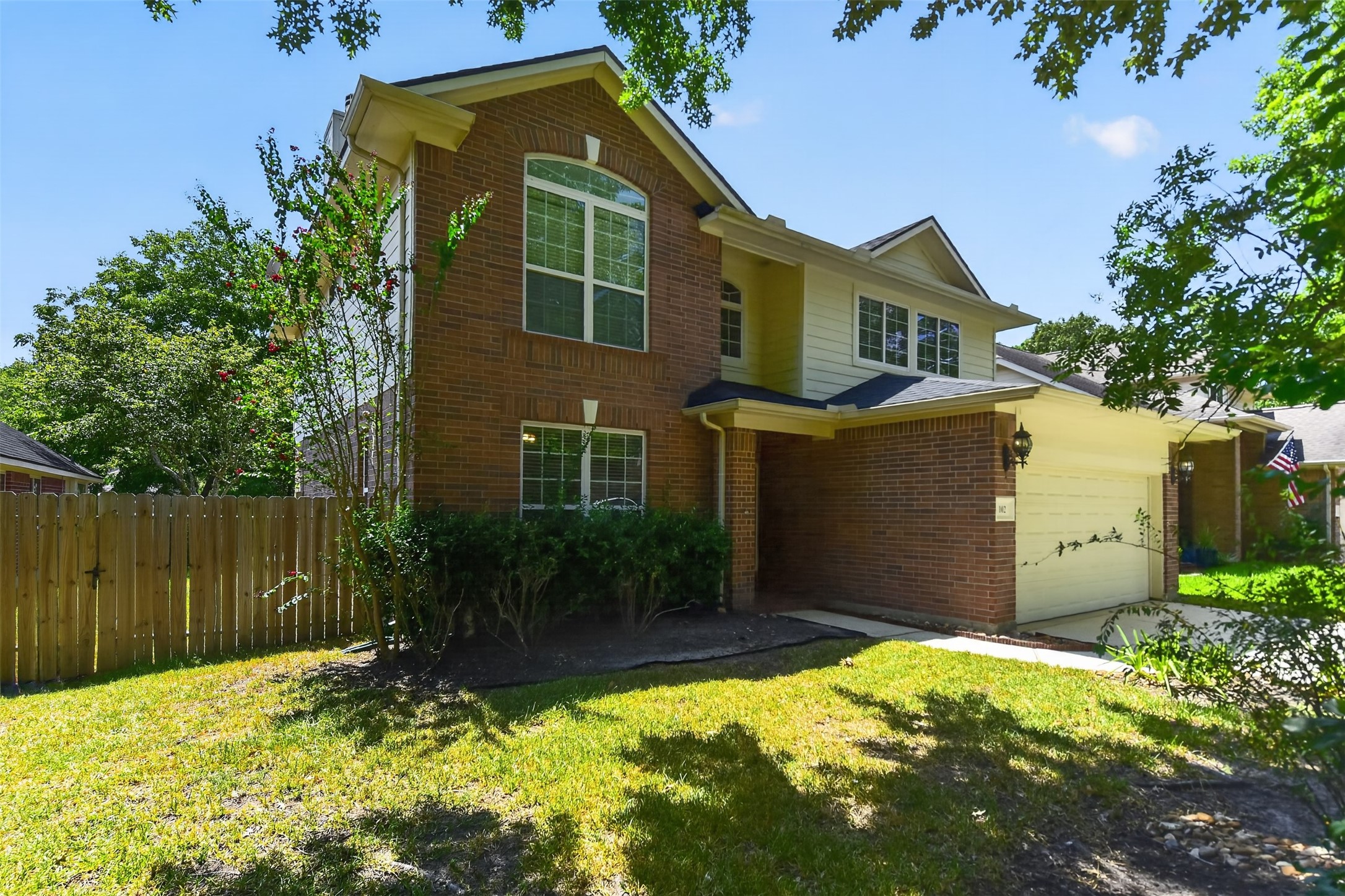 102 N Queenscliff Circle Property Photo 1