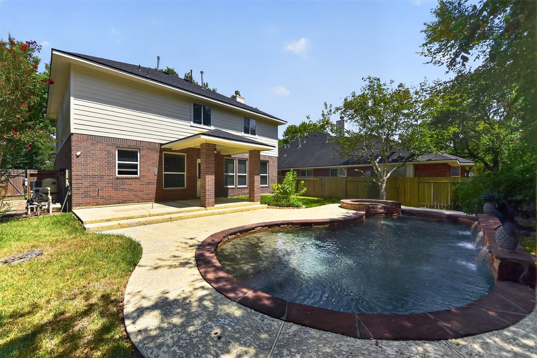 102 N Queenscliff Circle Property Photo 4