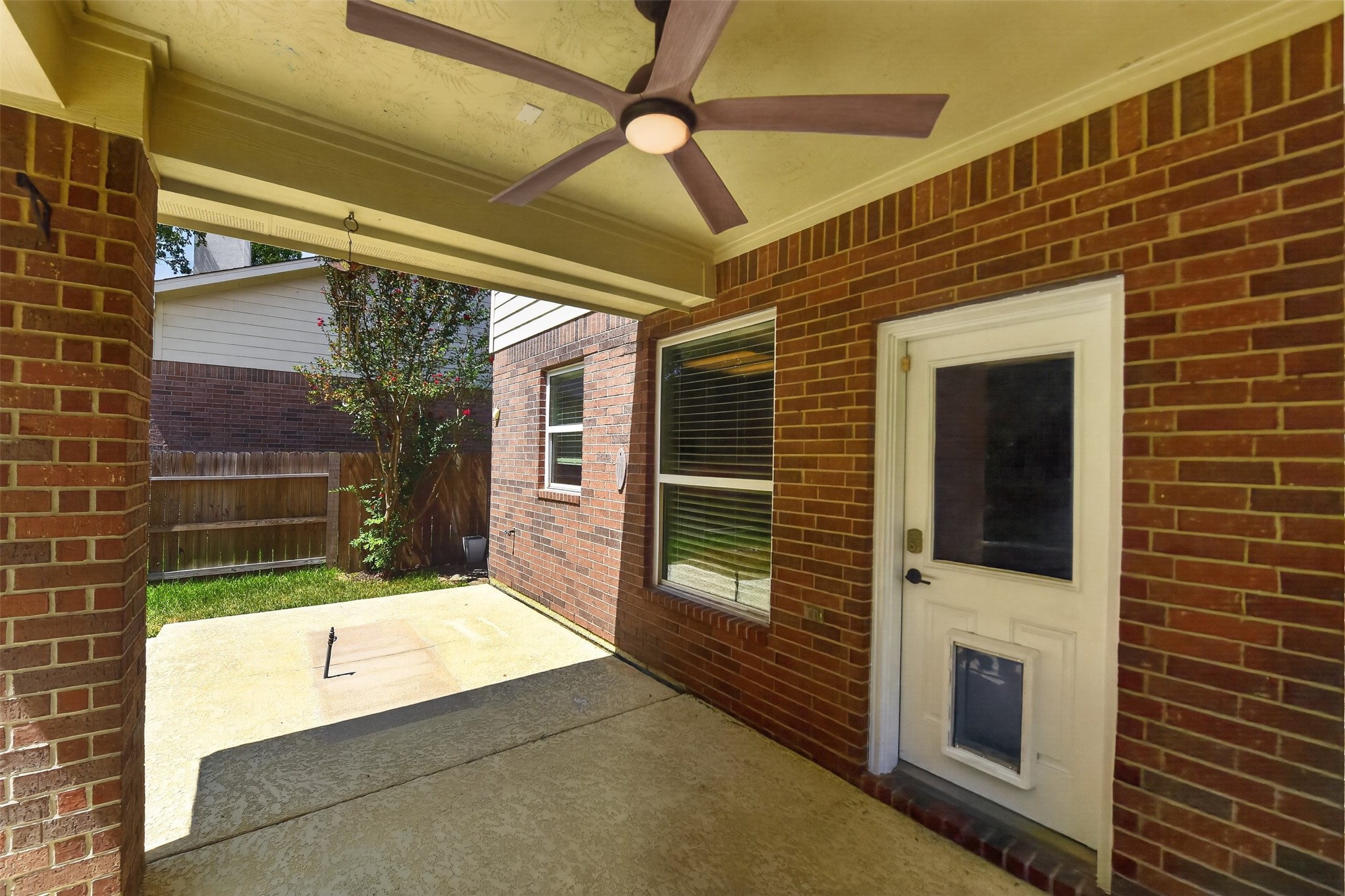 102 N Queenscliff Circle Property Photo 7