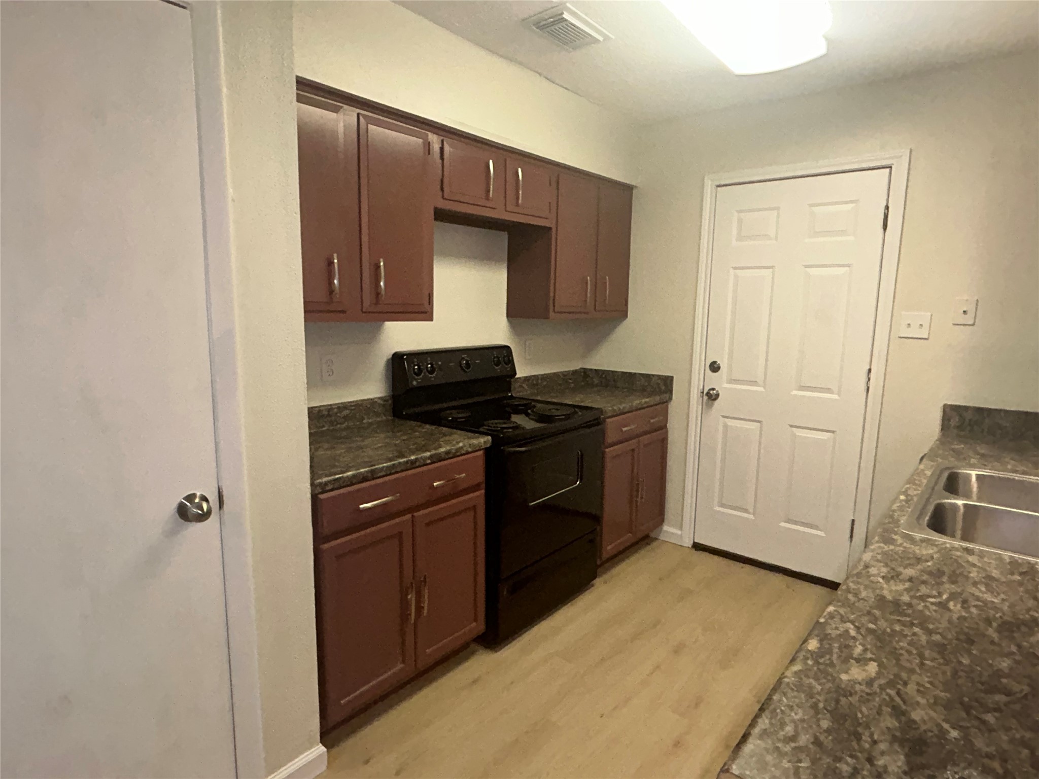 4251 Rosegate Drive Property Photo 8