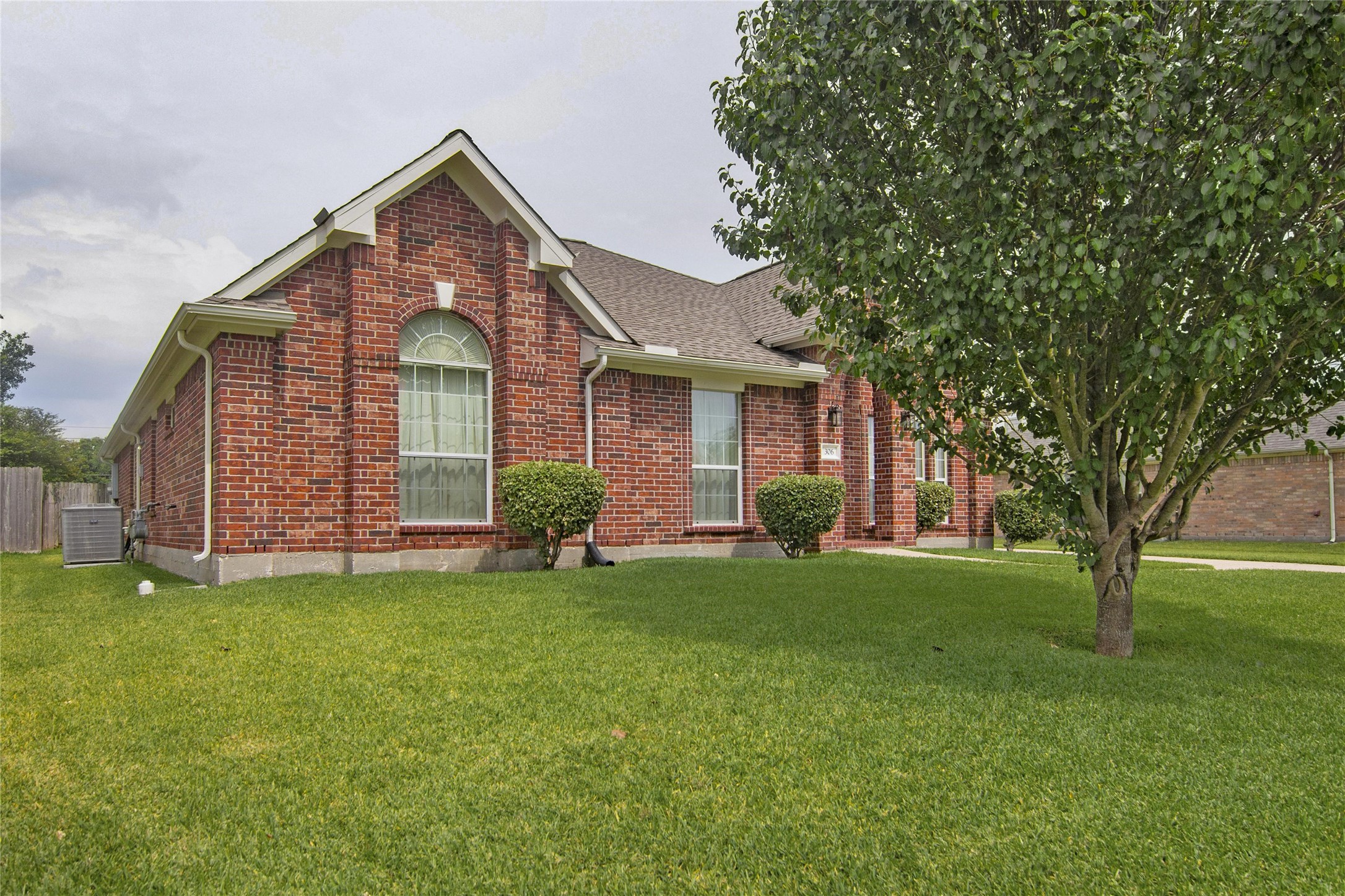 306 King William Drive Property Photo 5