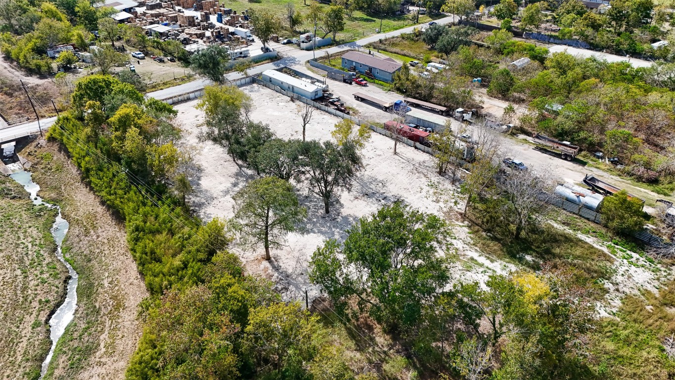 5033 S Acres Drive Property Photo 3