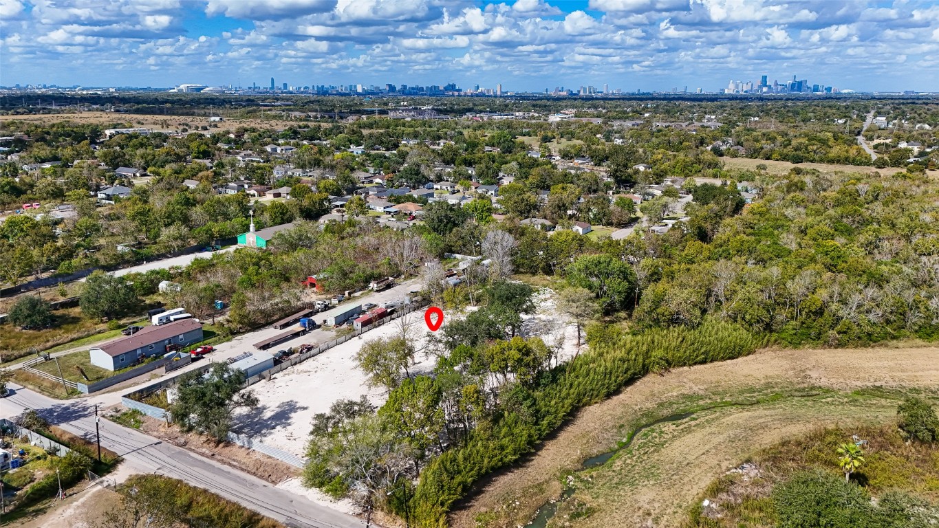 5033 S Acres Drive Property Photo 8