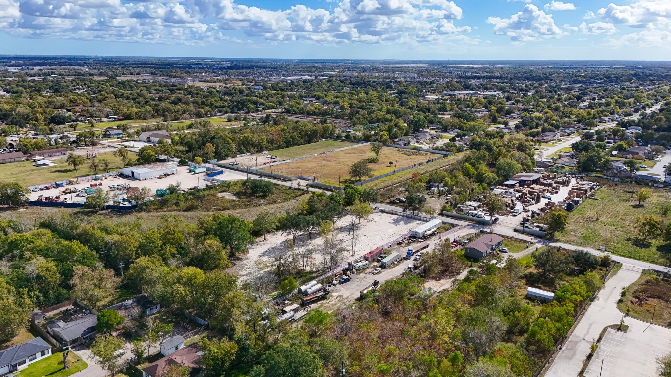 5033 S Acres Drive Property Photo 19