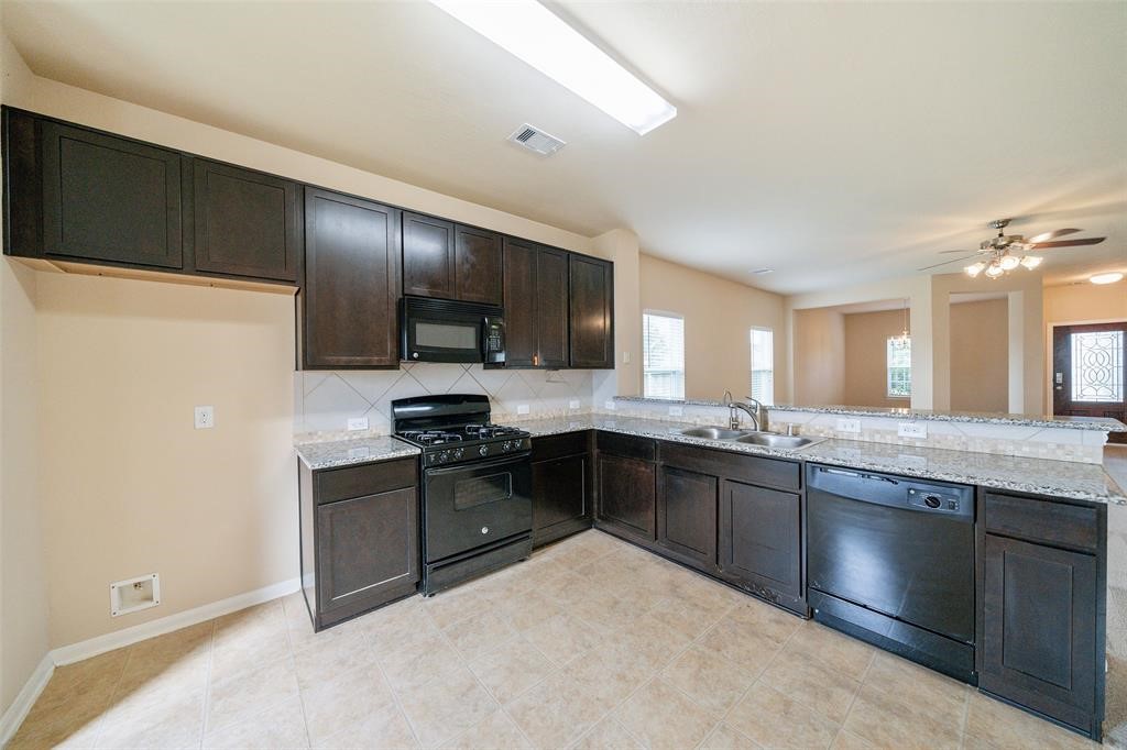 5011 Cypress Willow Drive Property Photo 5