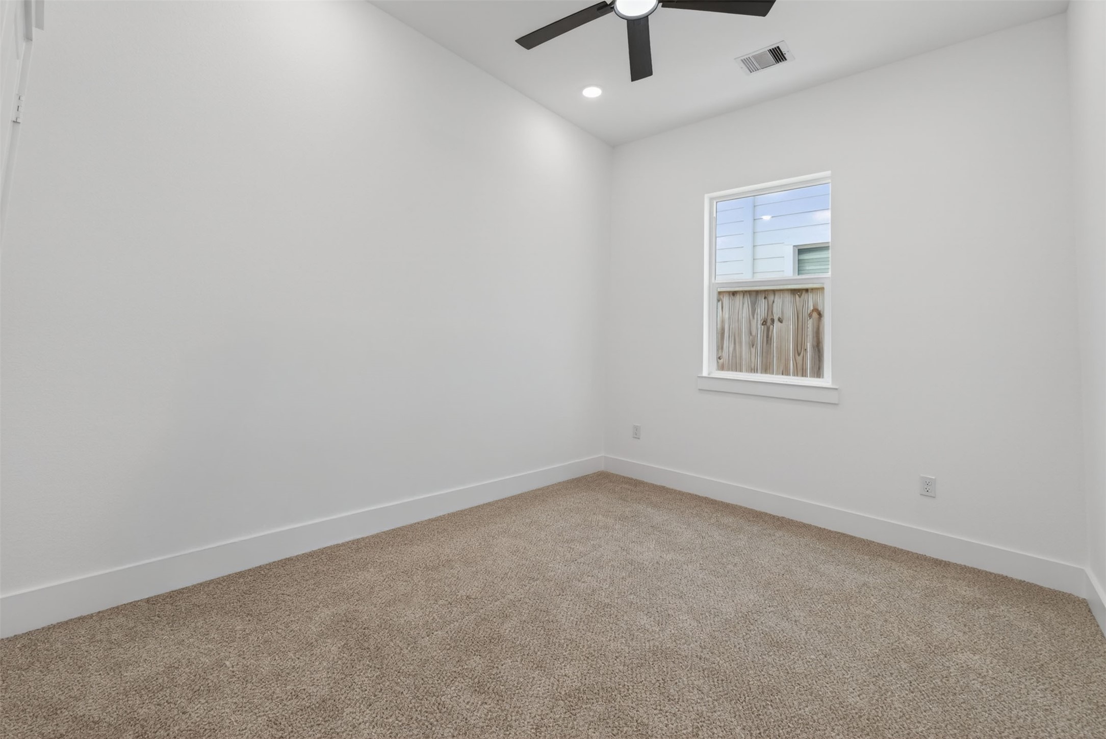 2714 Drew Street Property Photo 23