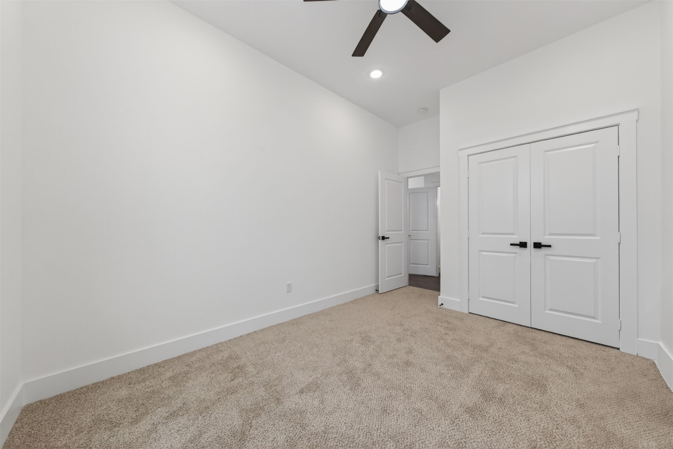 2714 Drew Street Property Photo 25
