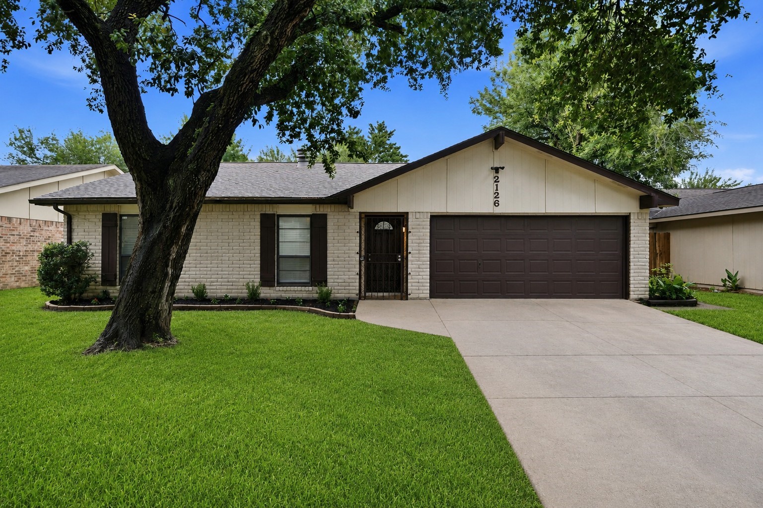 2126 Quail Valley East Drive Property Photo 1