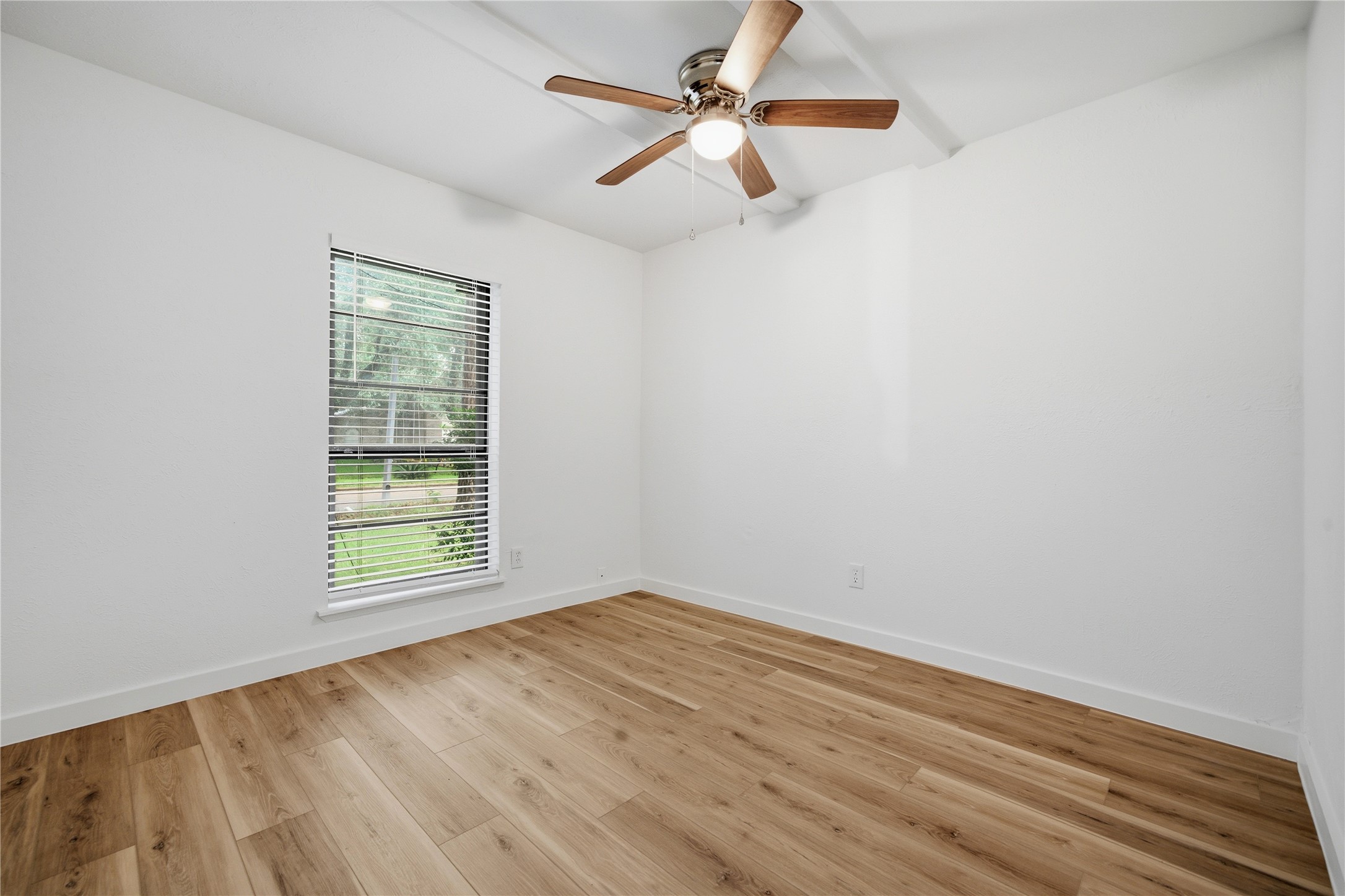 2126 Quail Valley East Drive Property Photo 7