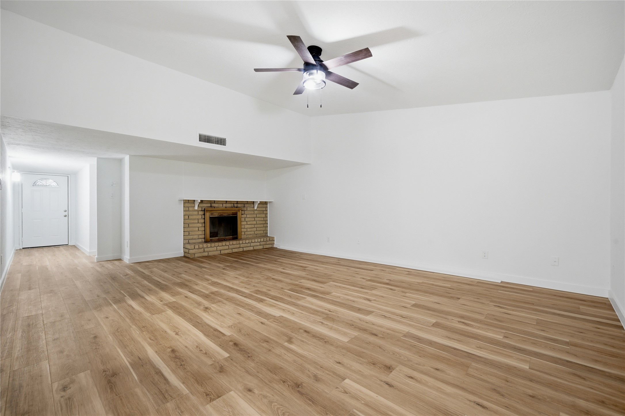 2126 Quail Valley East Drive Property Photo 14