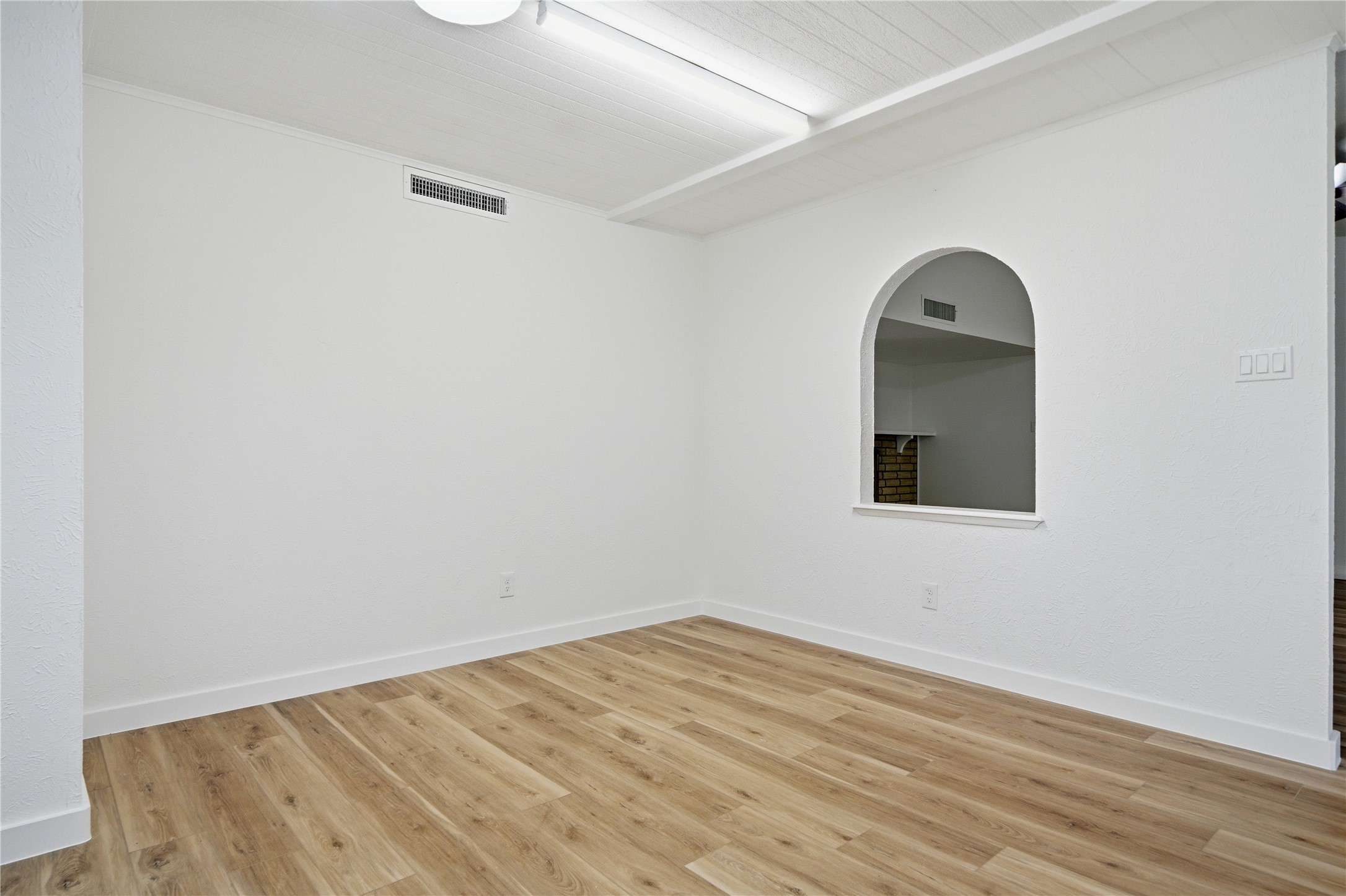 2126 Quail Valley East Drive Property Photo 18