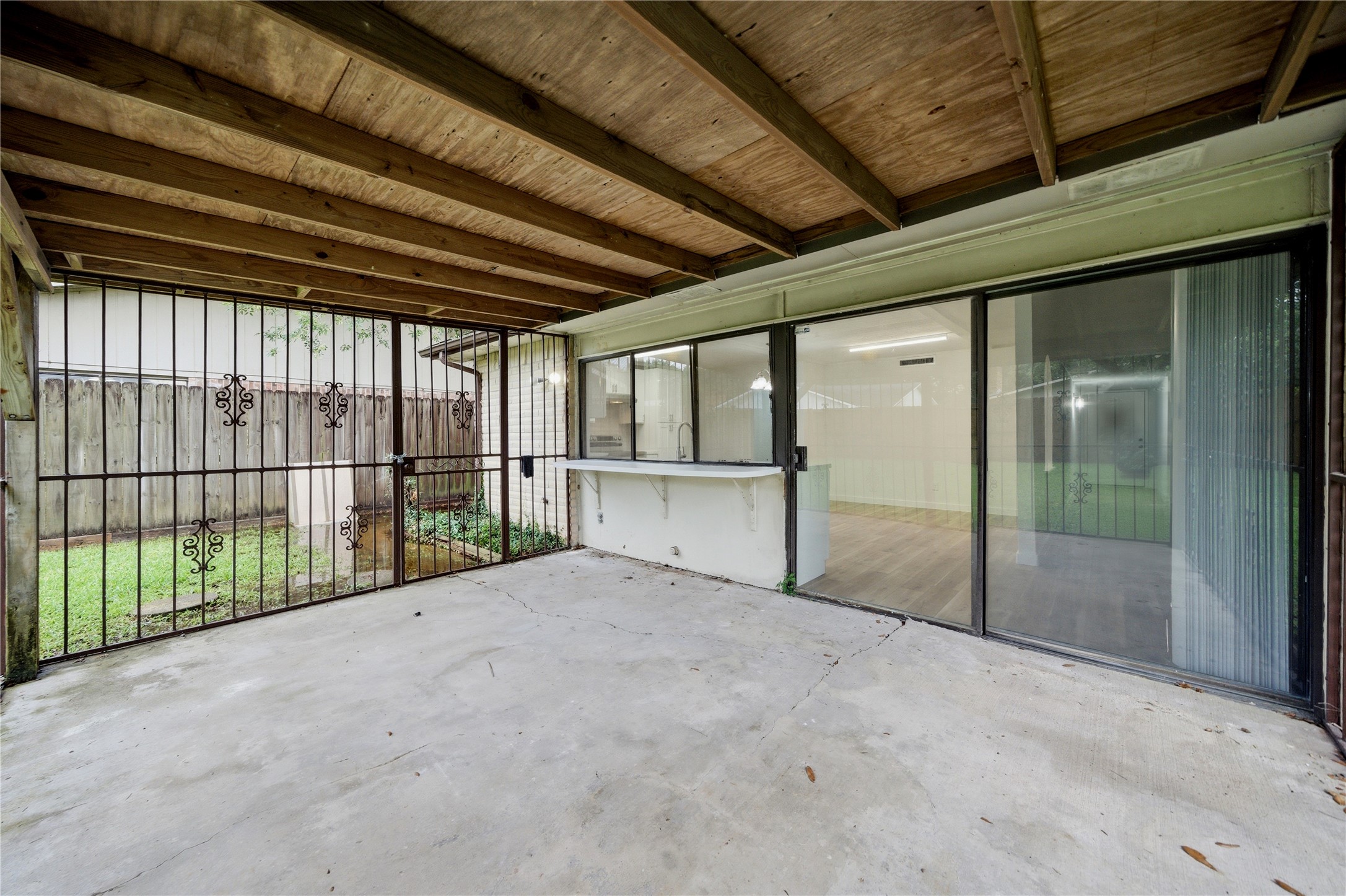2126 Quail Valley East Drive Property Photo 28