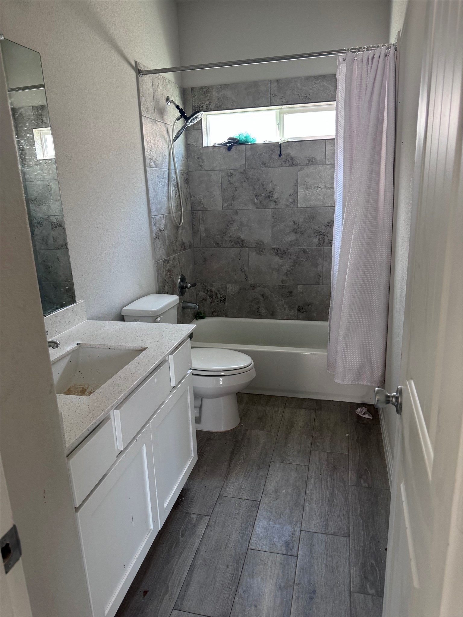 6822 Escondido Drive Property Photo 4