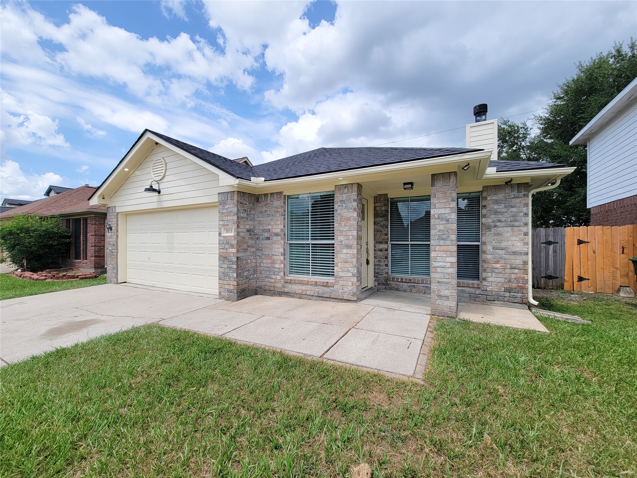 3658 Villa Glen Drive Property Photo 1