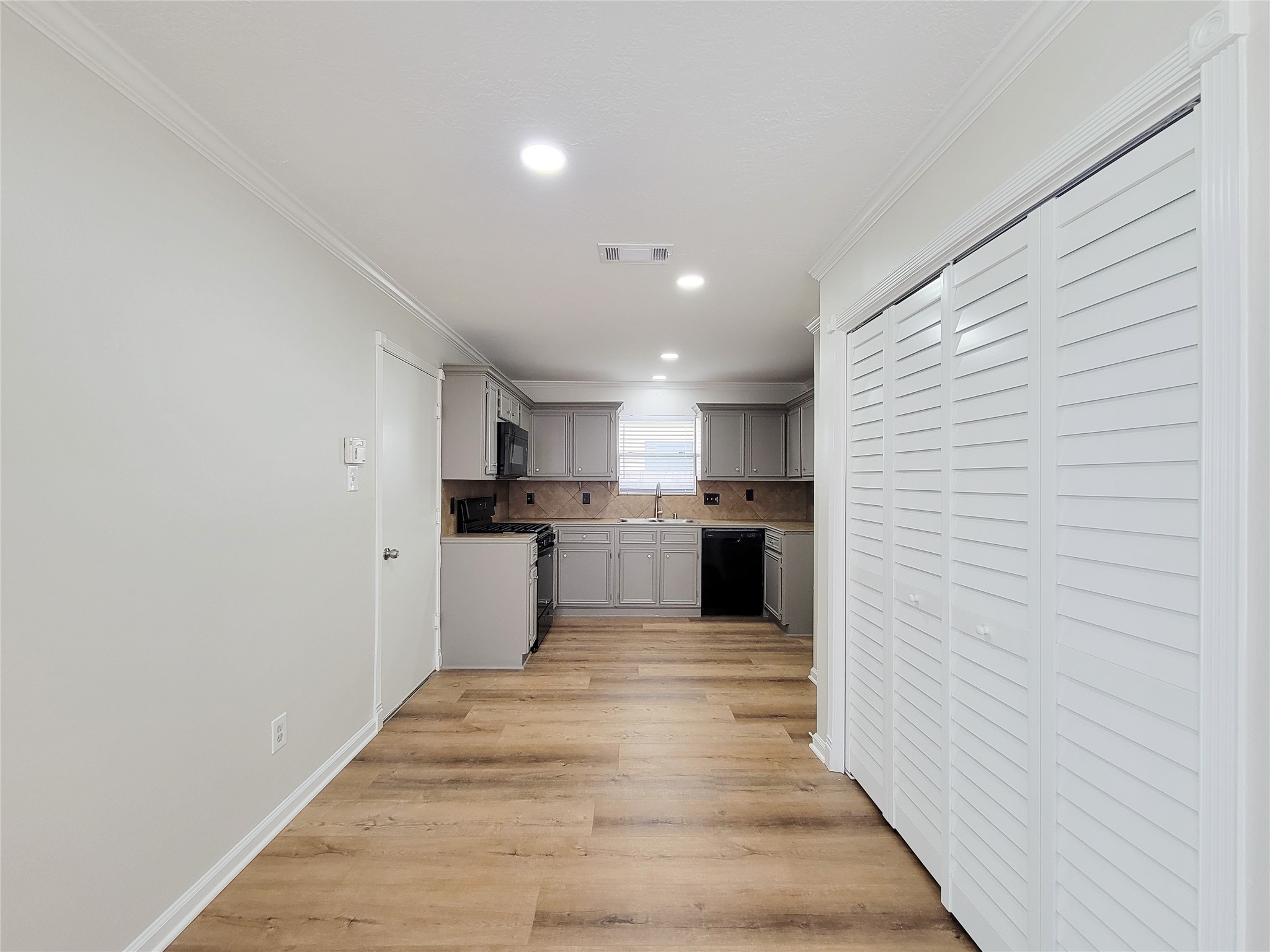 3658 Villa Glen Drive Property Photo 5