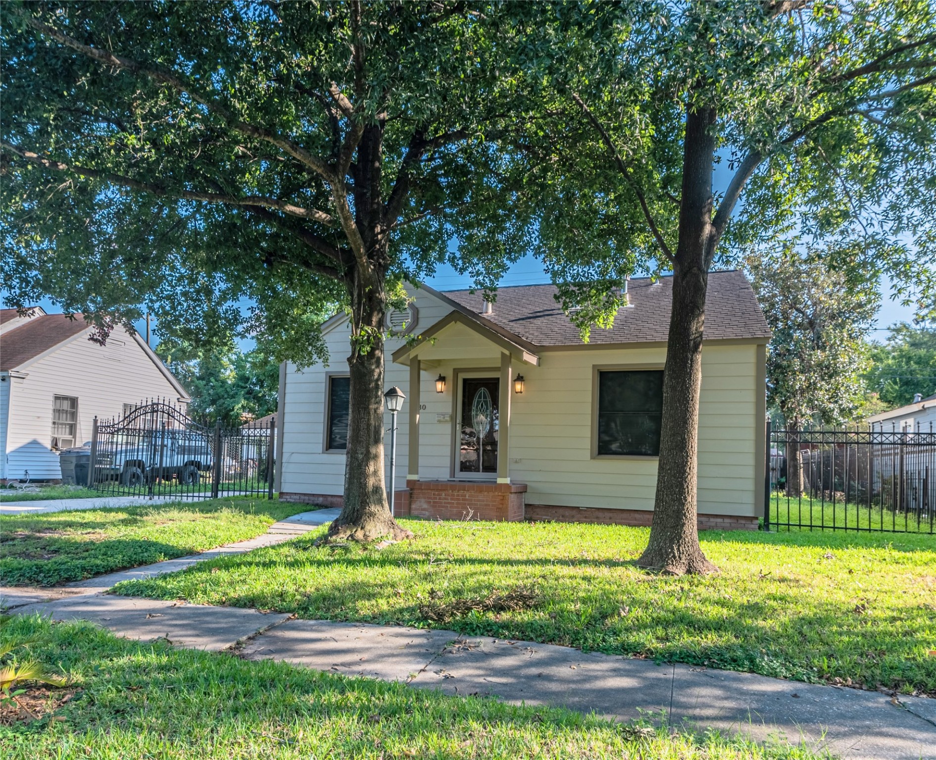 7430 Magnolia Street Property Photo