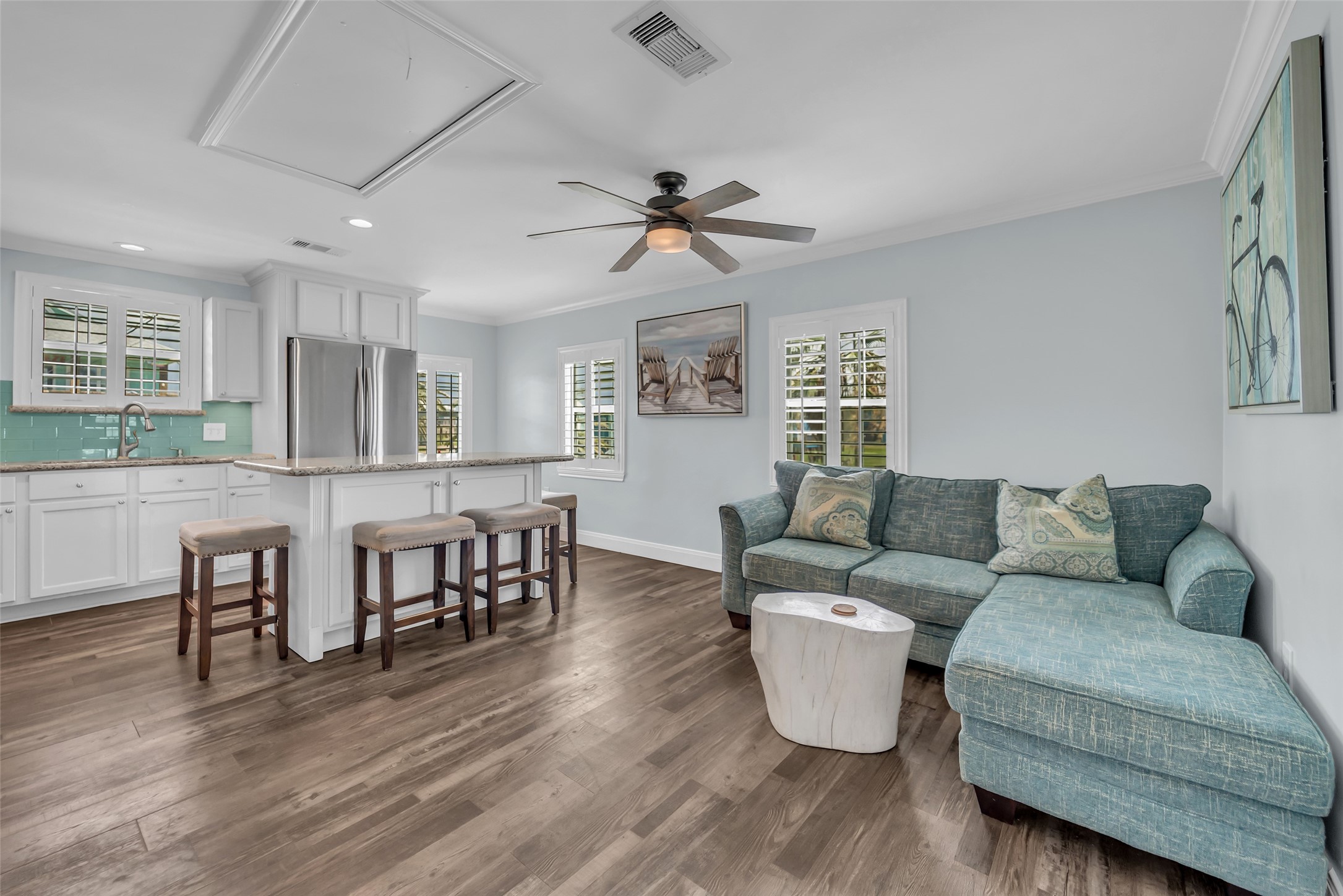 411 Olive Street Property Photo 4