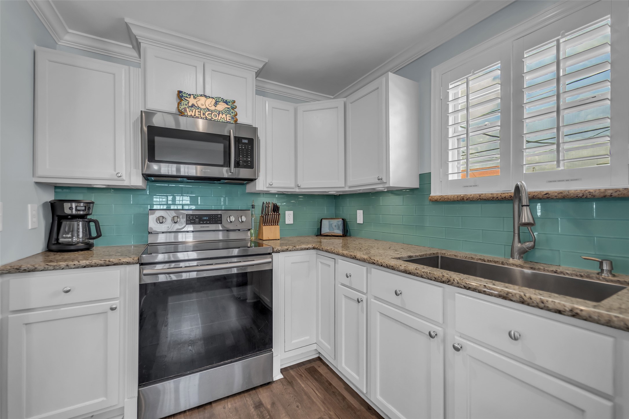 411 Olive Street Property Photo 6