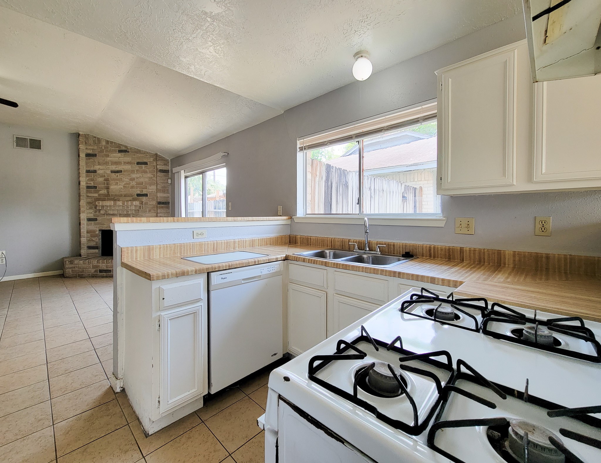 5222 Beaverhill Drive Property Photo 8