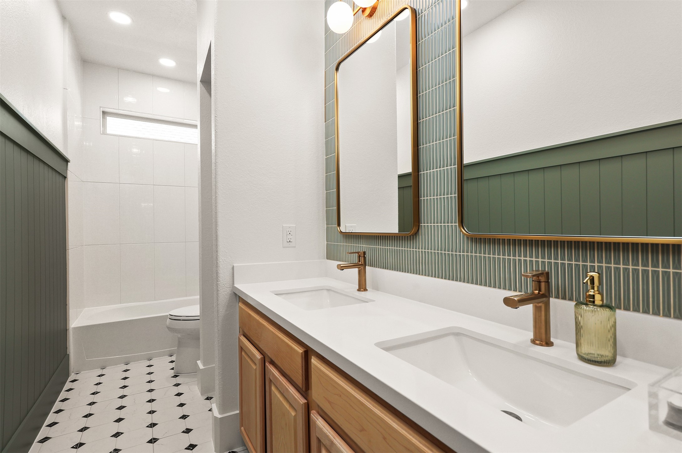 5515 Elden Trail Property Photo 12