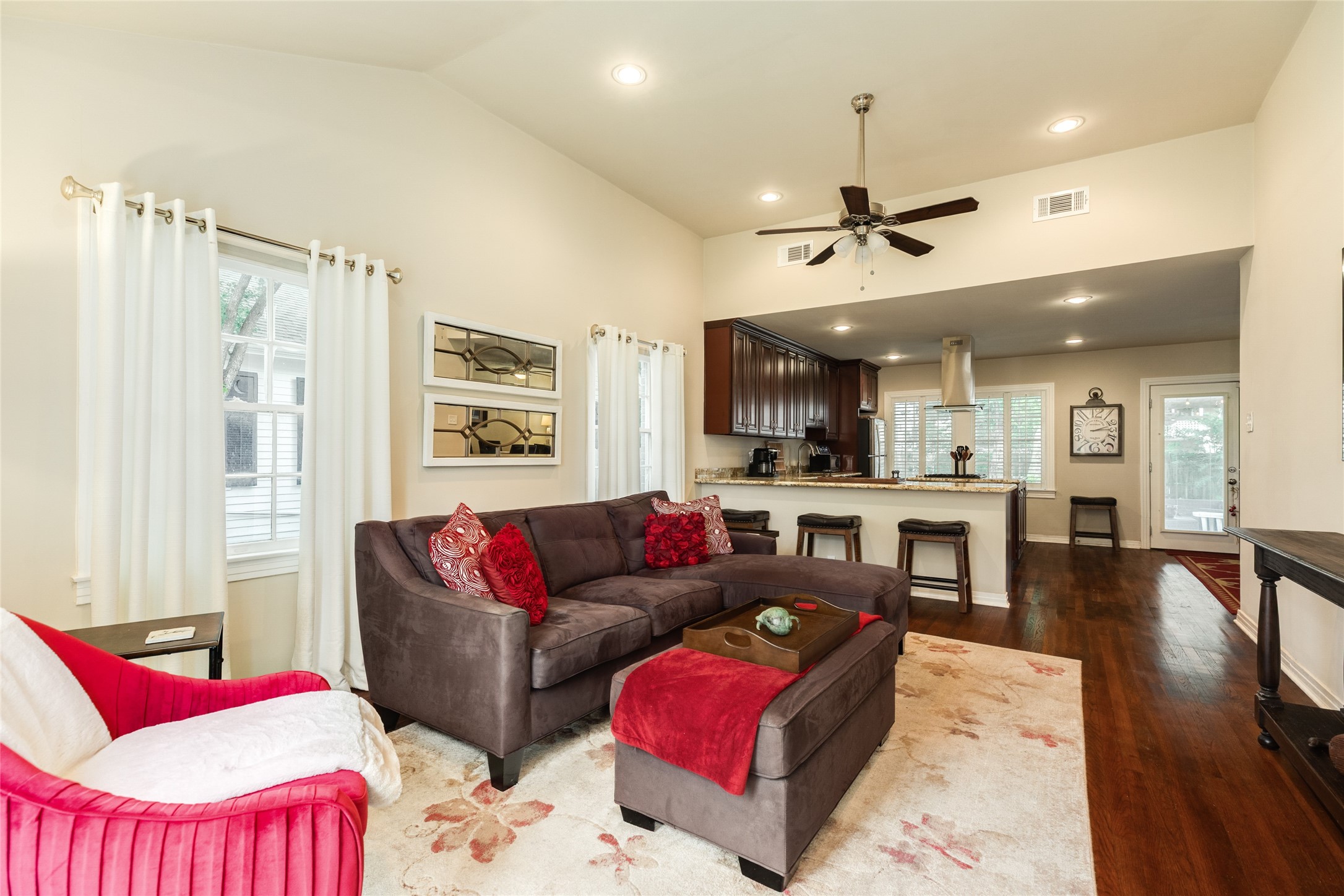 4824 Crockett Boulevard Property Photo 4