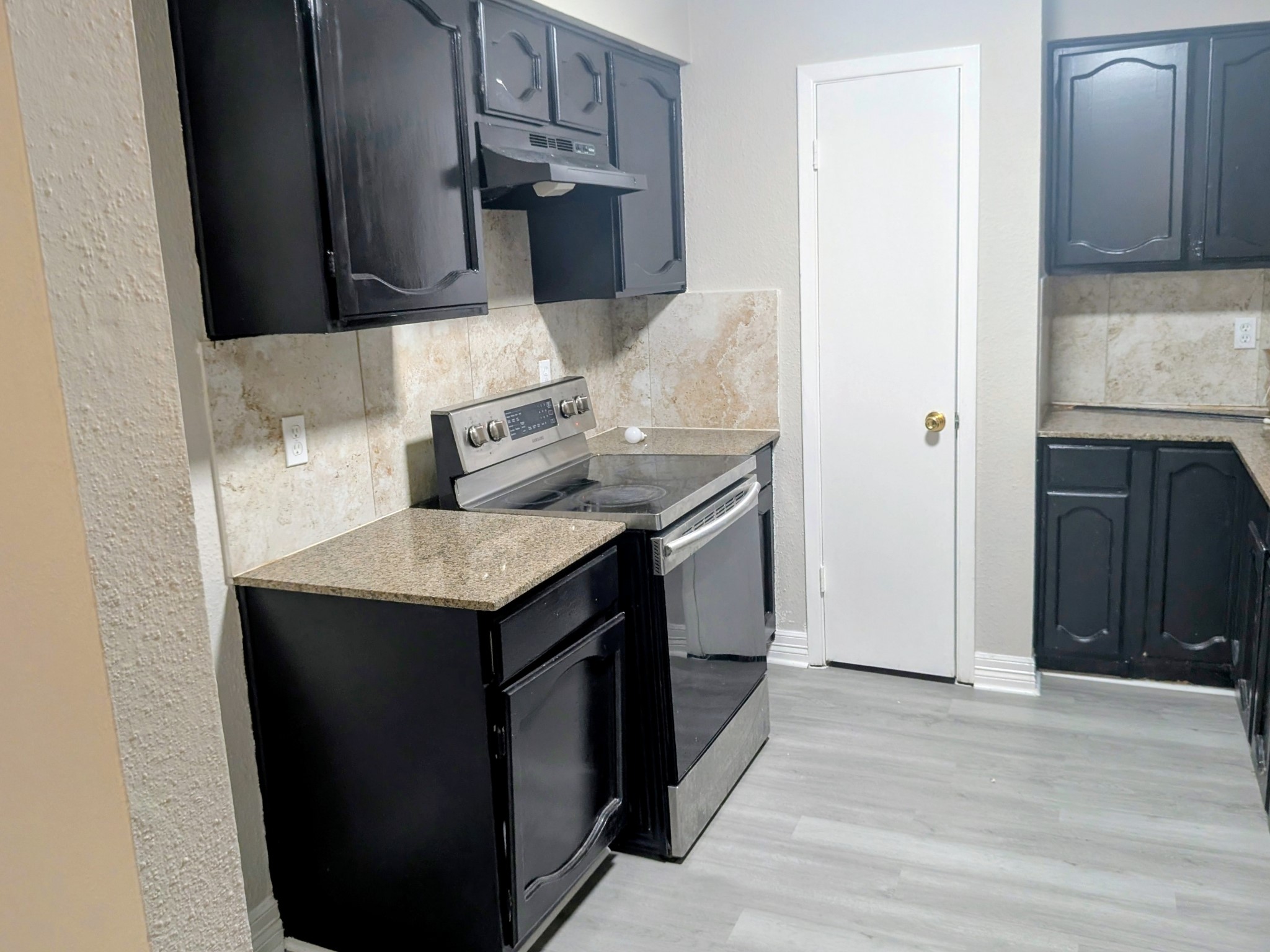 11818 Sawmill Stream Circle Property Photo 6