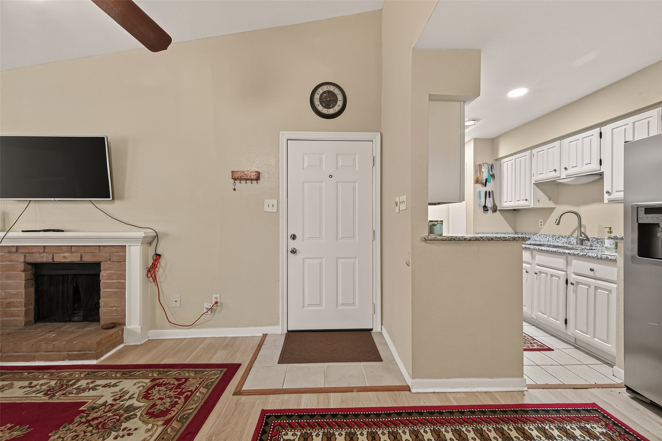 2120 Wilcrest Drive 220 Property Photo 5