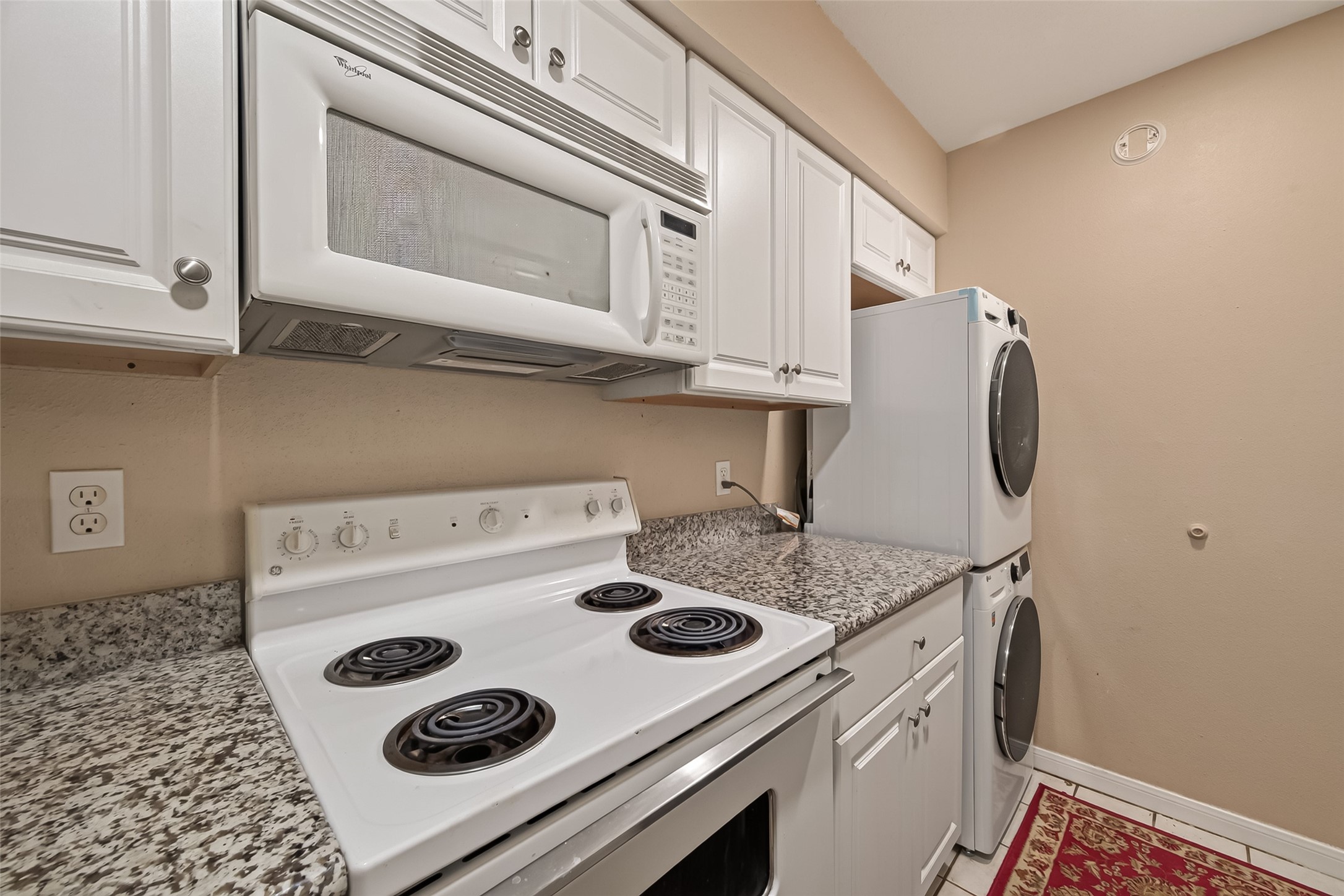 2120 Wilcrest Drive 220 Property Photo 14