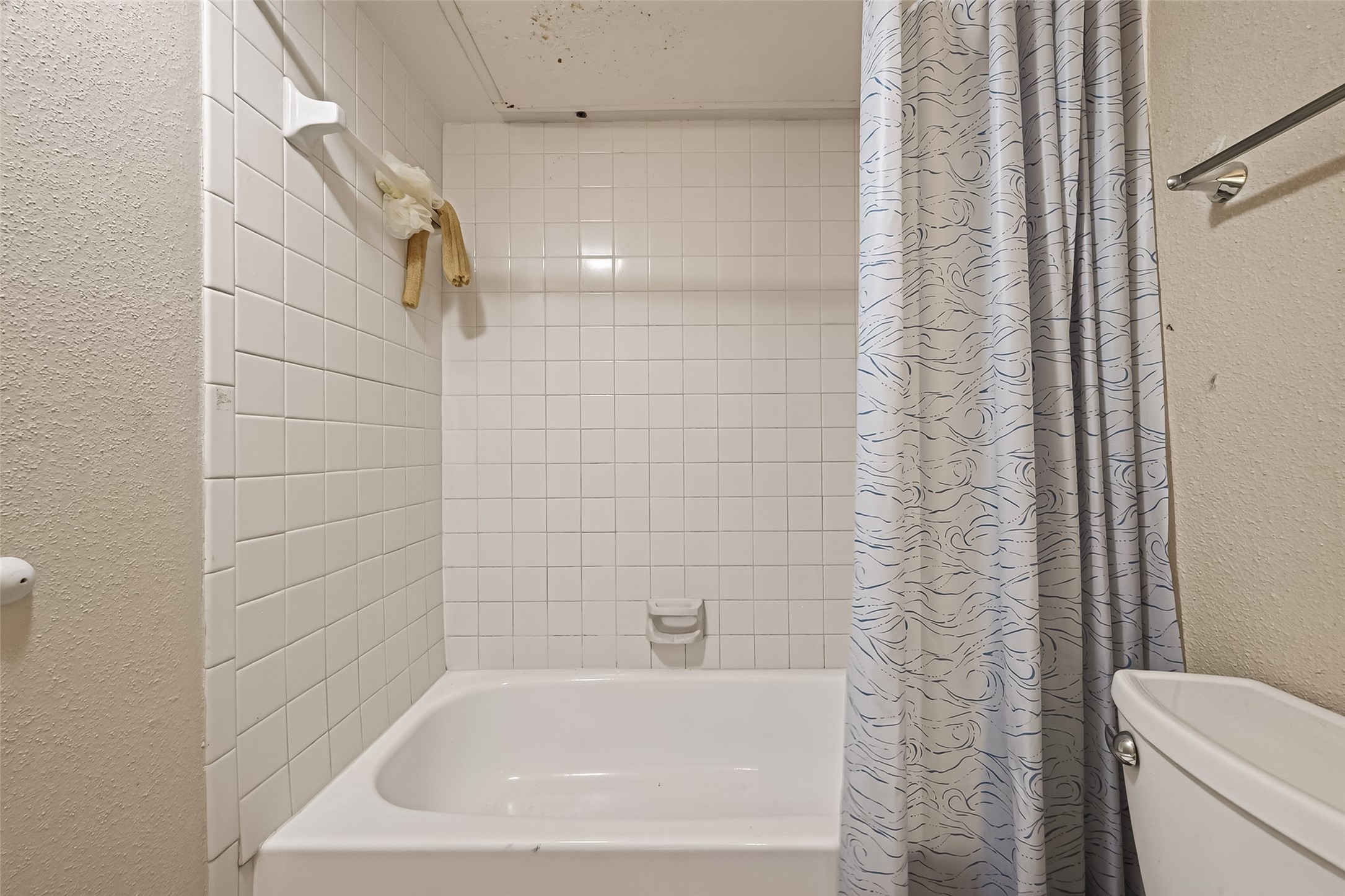 2120 Wilcrest Drive 220 Property Photo 22