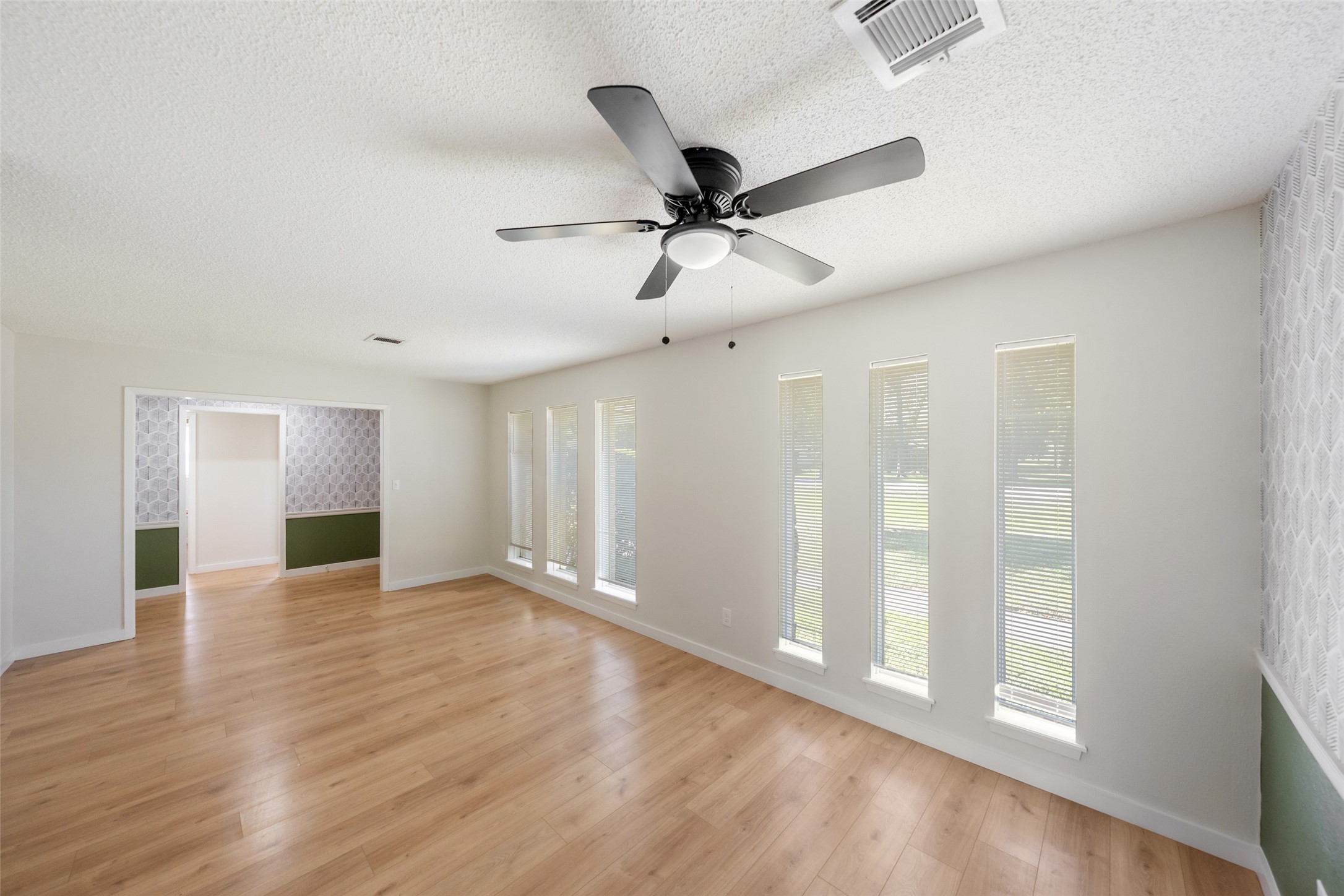209 Pine Oak Drive Property Photo 9
