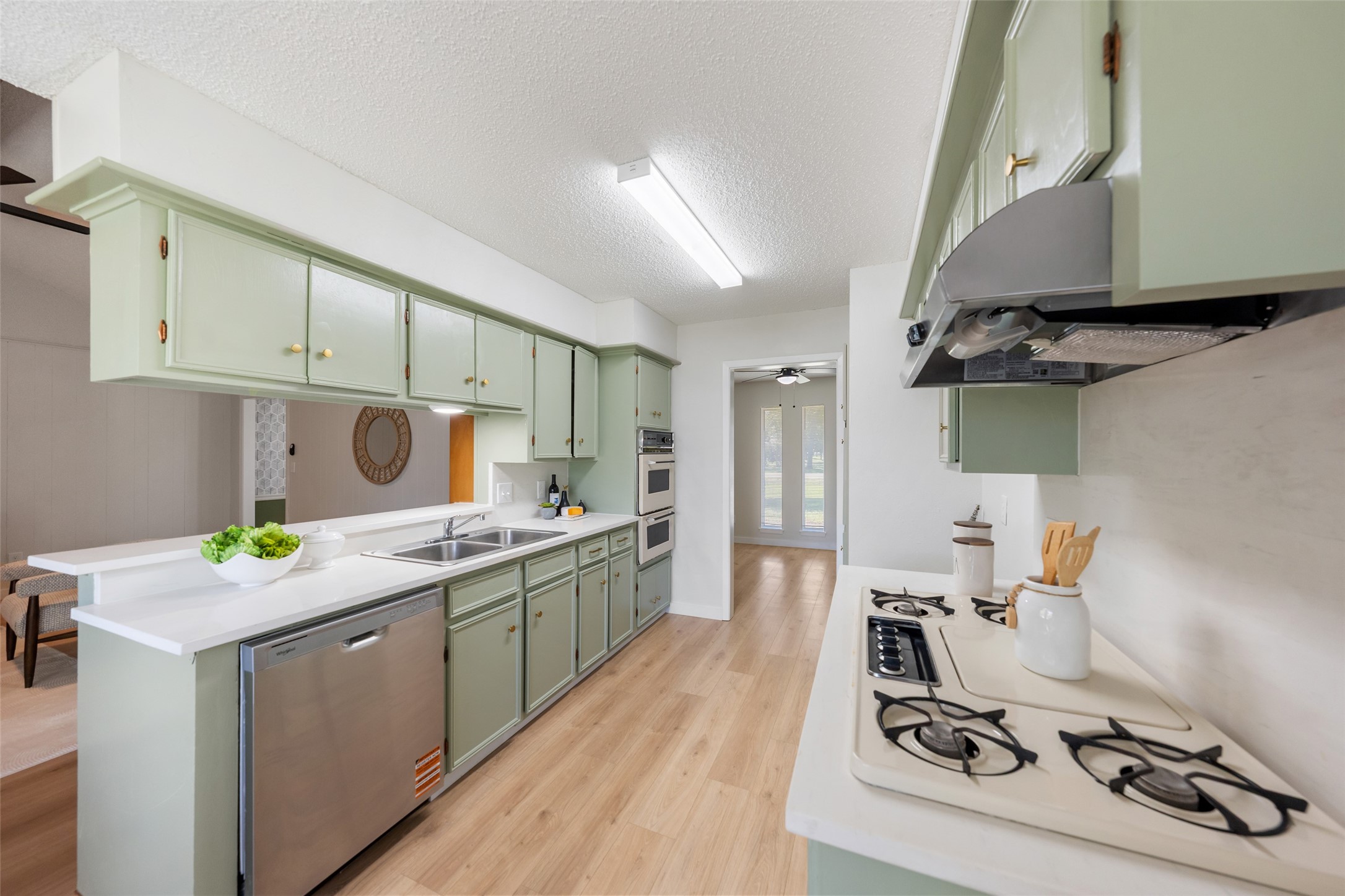 209 Pine Oak Drive Property Photo 12