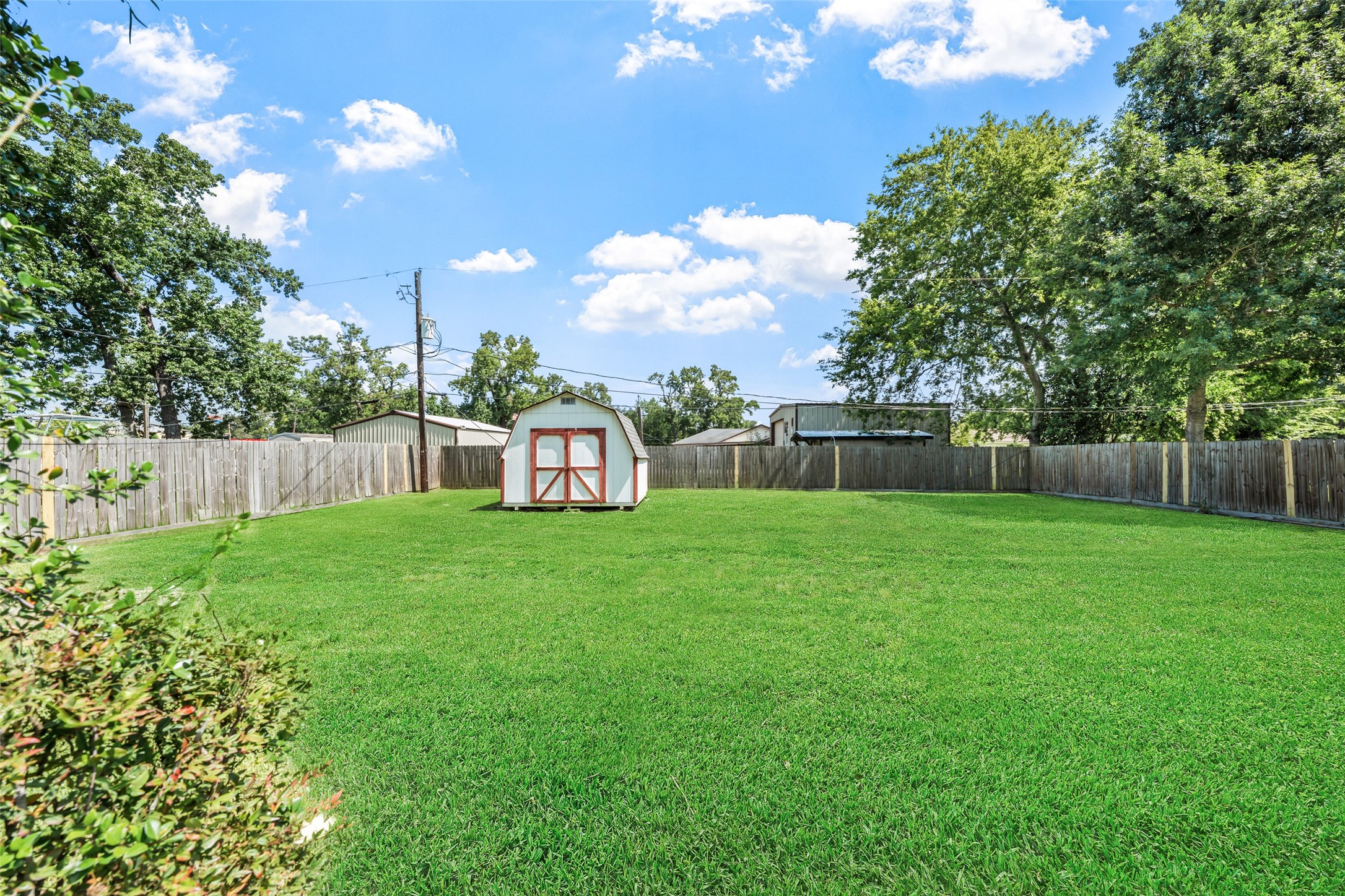 209 Pine Oak Drive Property Photo 30