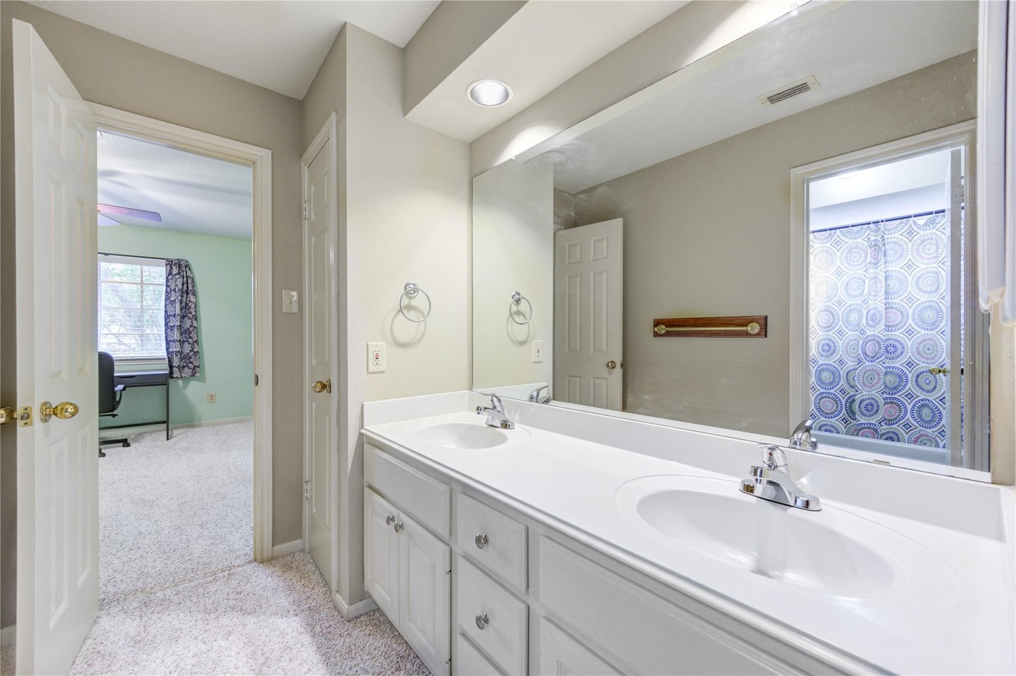 3911 Fawn Nest Trail Property Photo 39