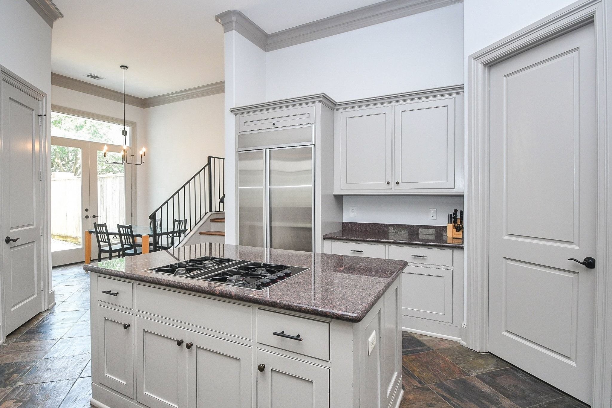2702 Tudor Manor Property Photo 15