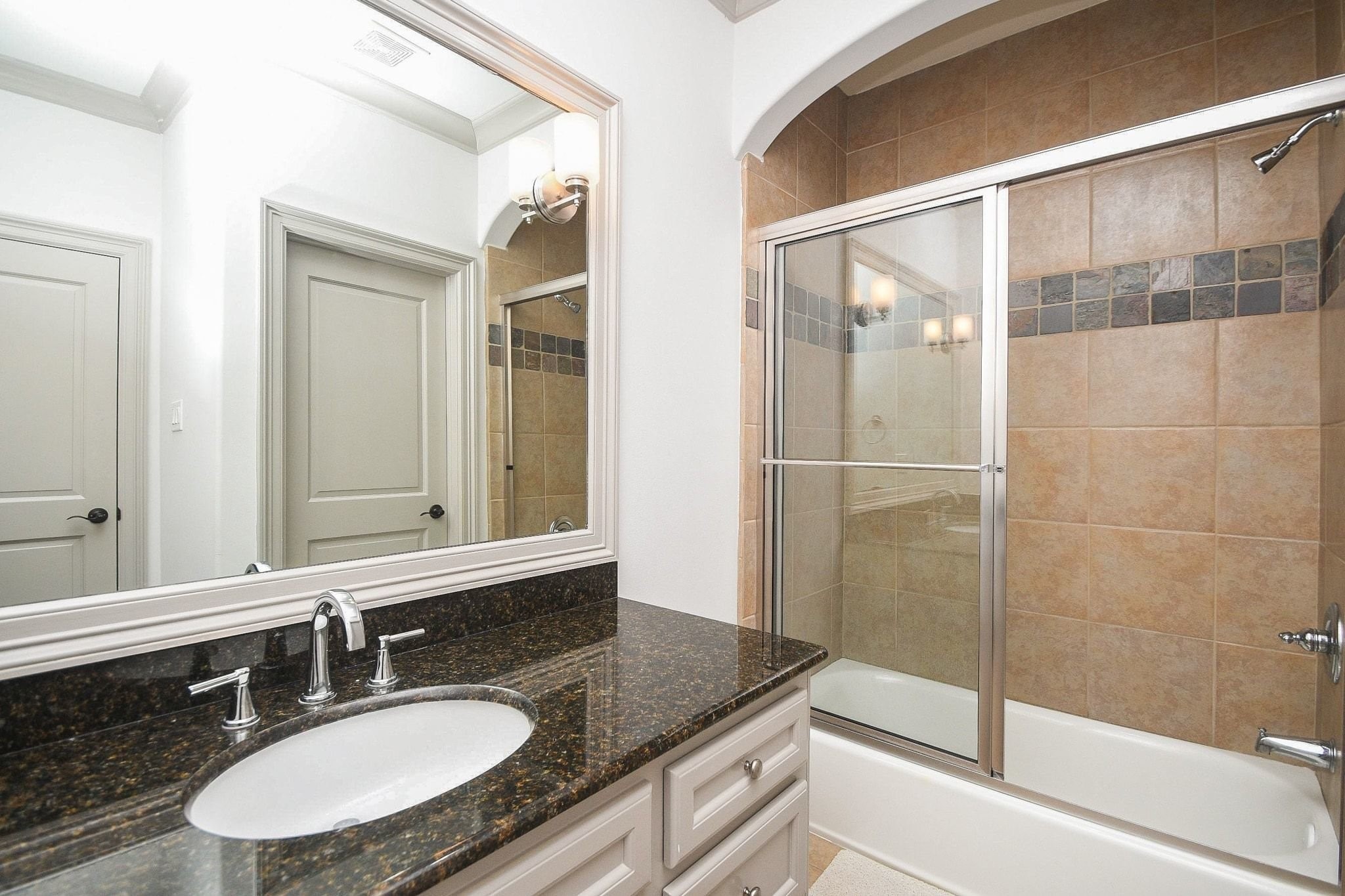 2702 Tudor Manor Property Photo 31