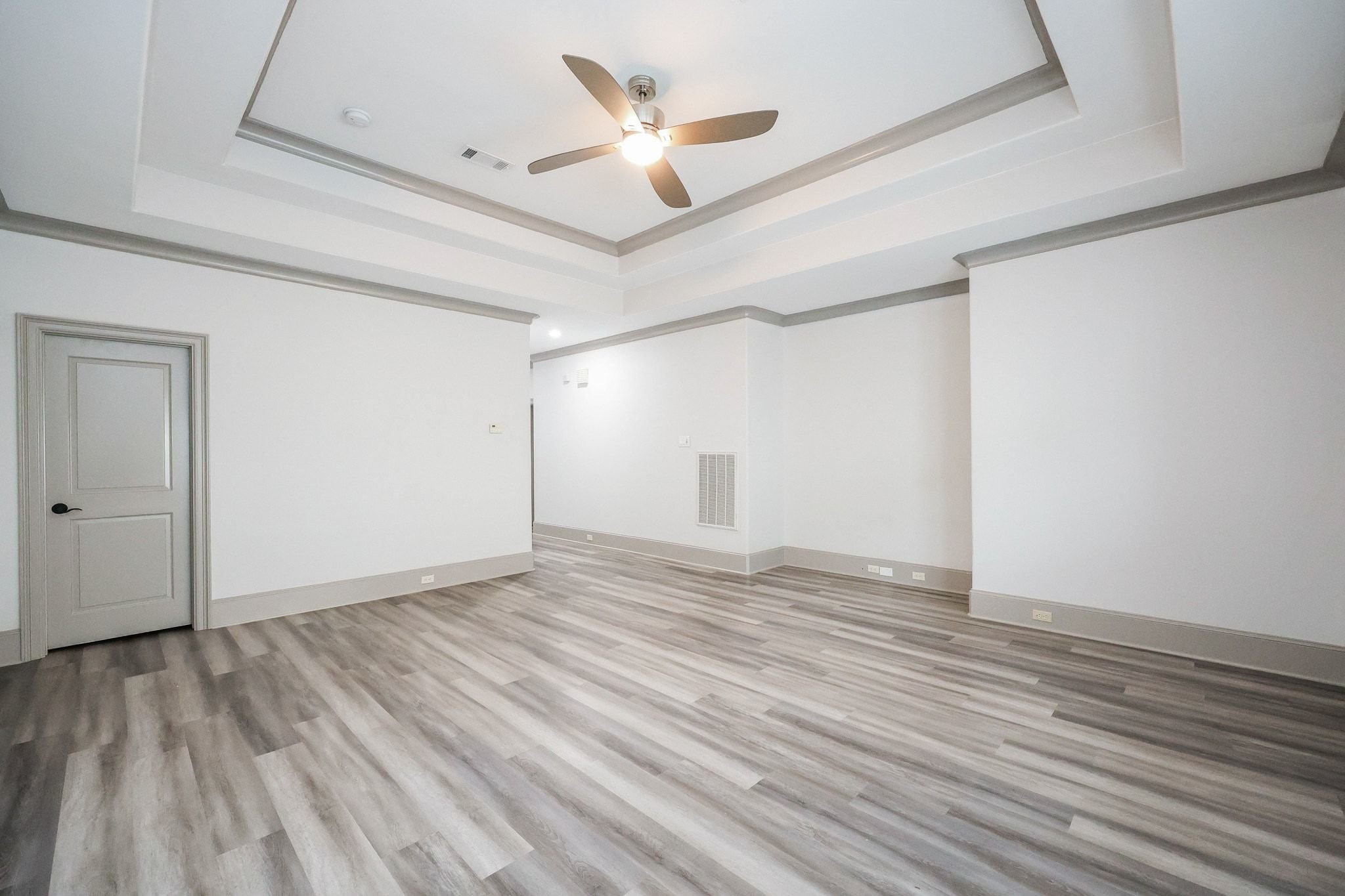 2702 Tudor Manor Property Photo 41