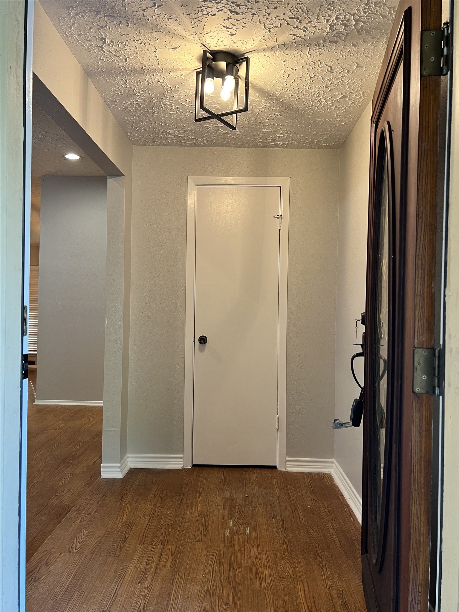 706 Leicester Lane Property Photo 2