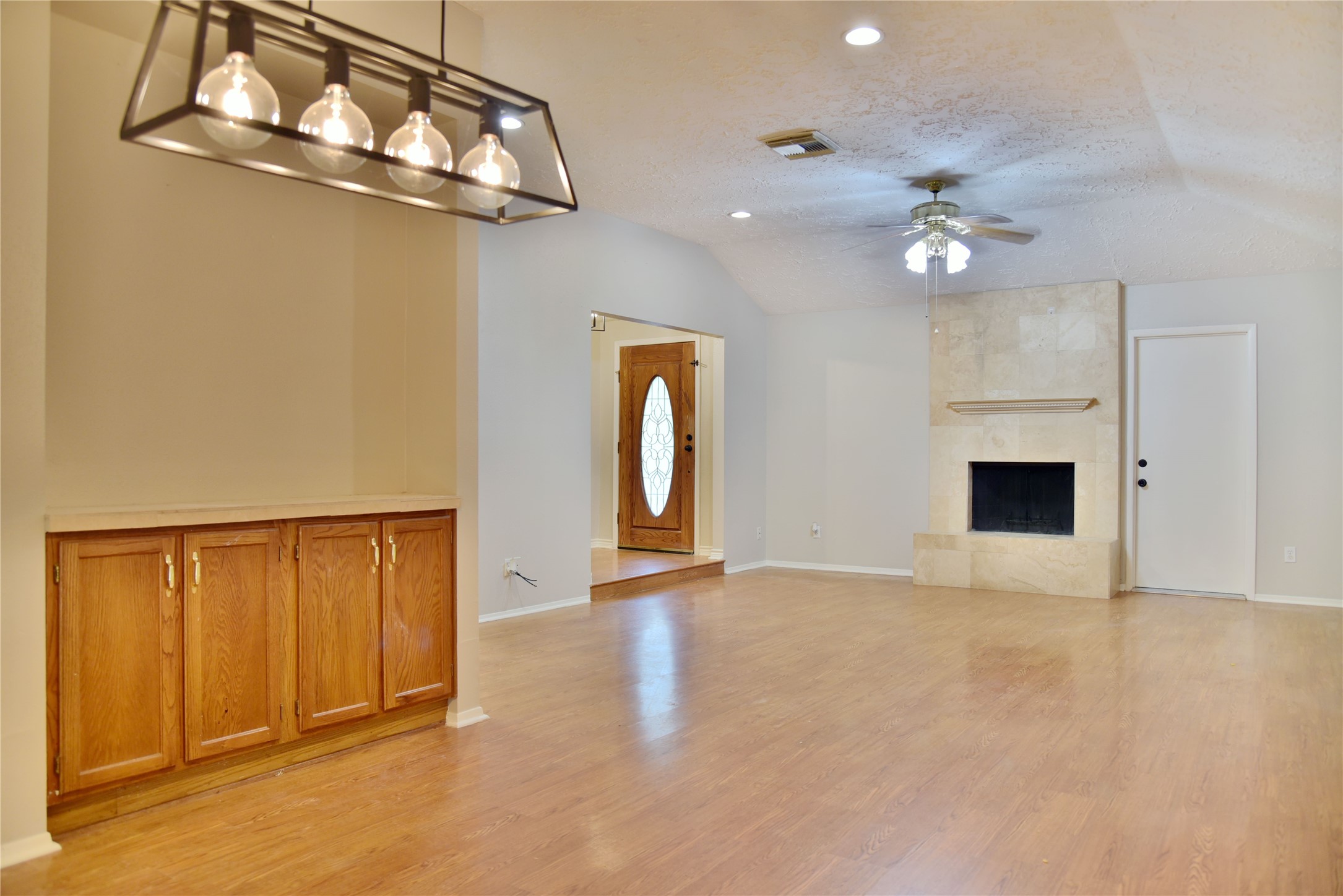 706 Leicester Lane Property Photo 4